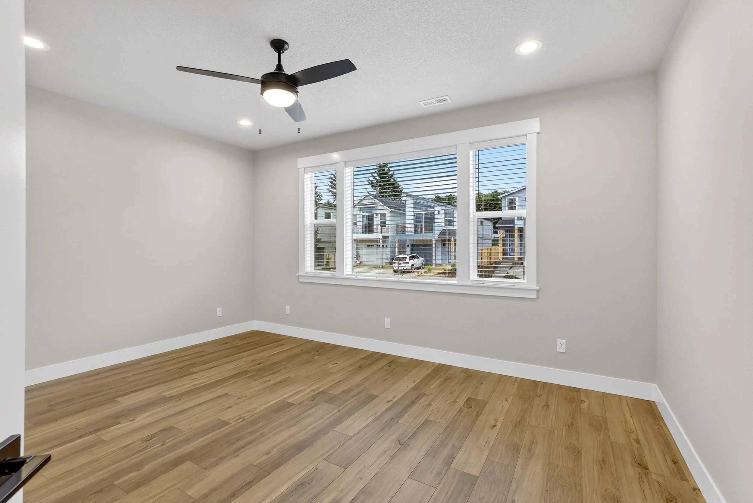 41865 Deschutes Ave-7.jpg