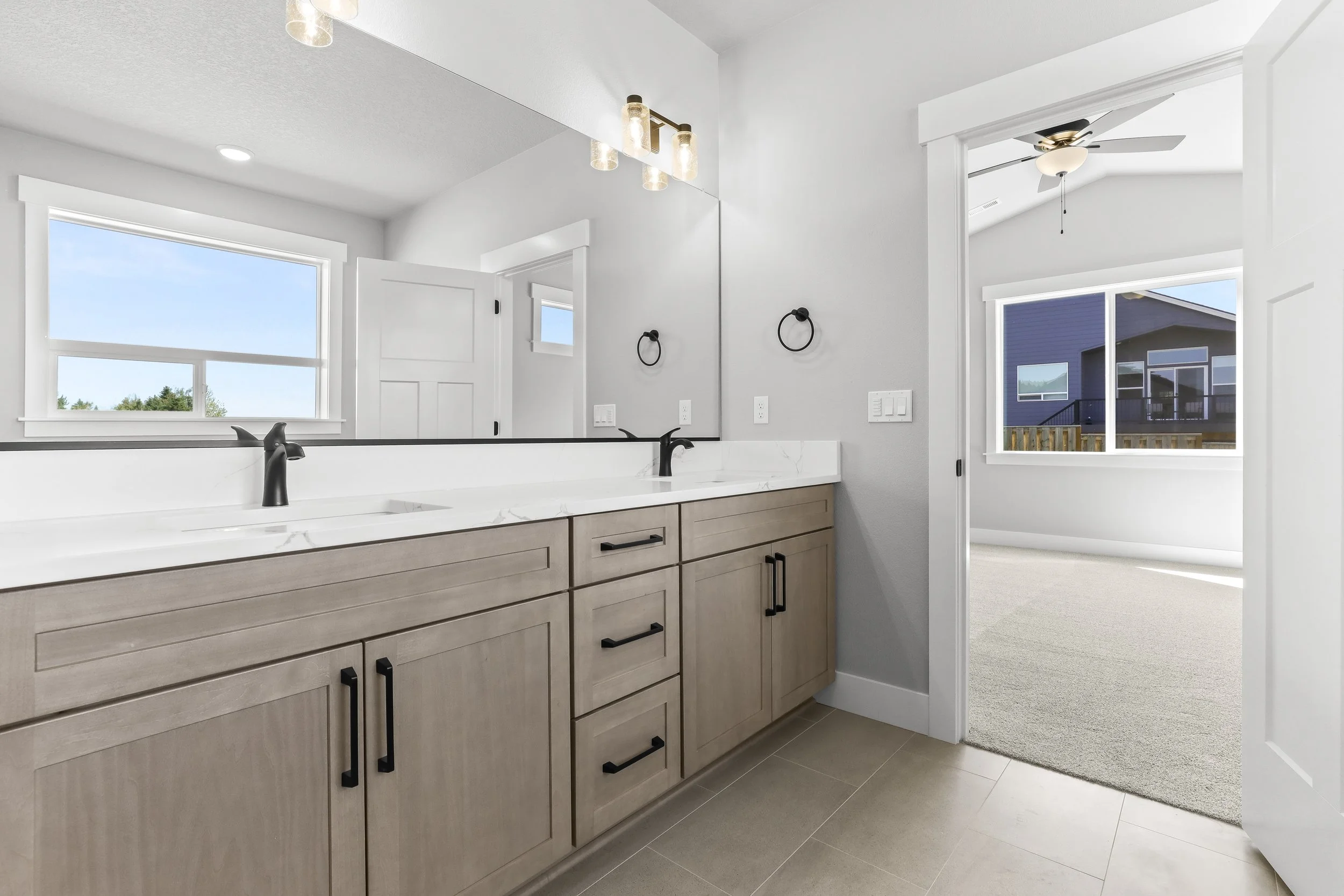 744 NE Trillium Dr-43.jpg