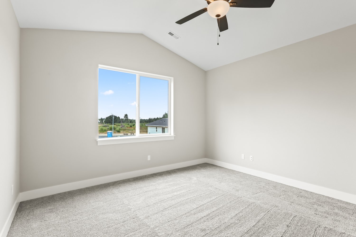 2716 NE Justus Ave - WEB-31.JPG