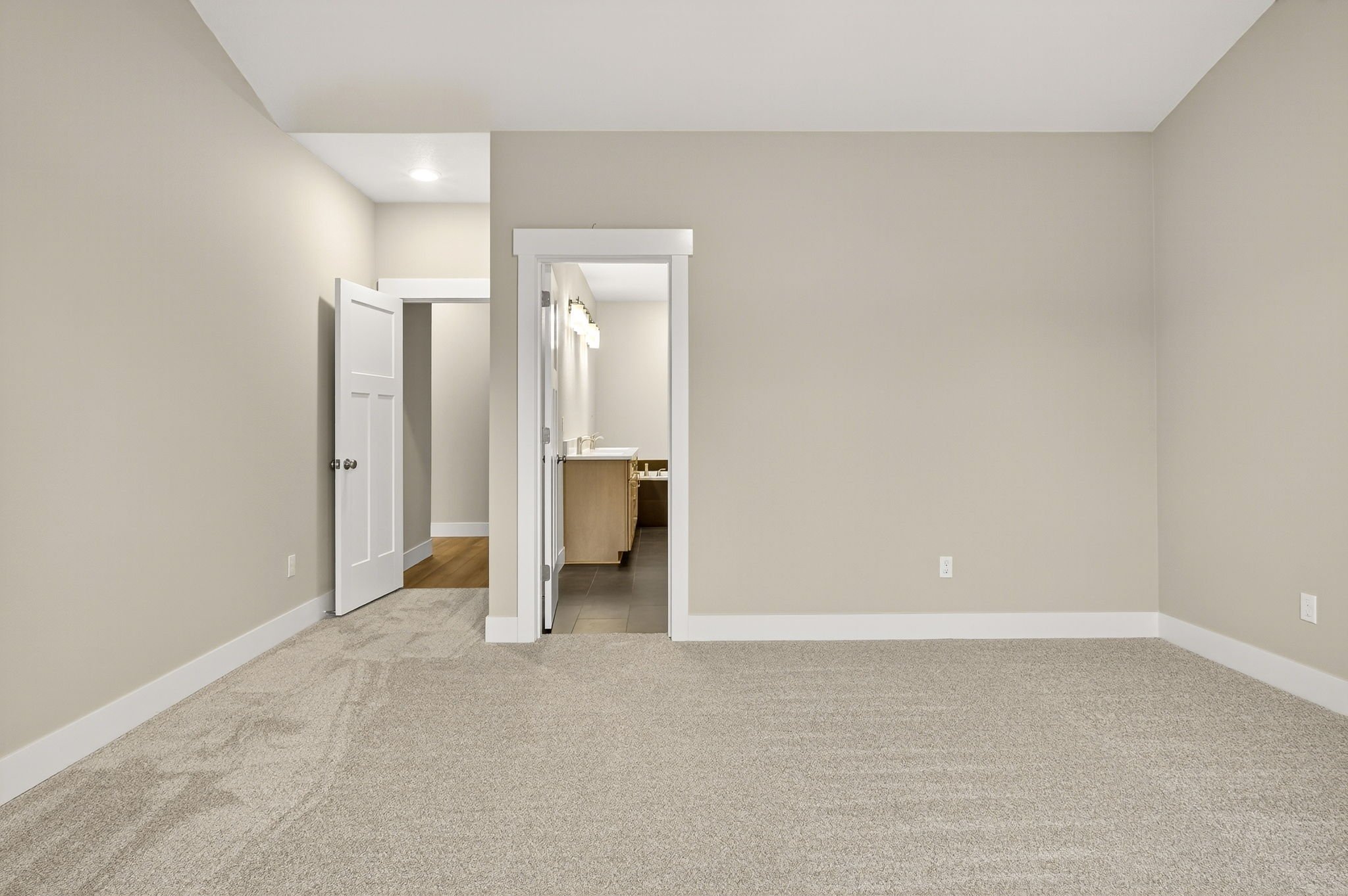 3301 NE Justus Ave-25.jpg