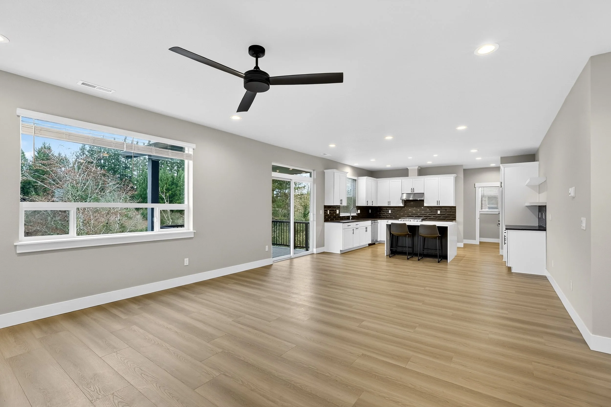 18865 Crooked River St-15.jpg