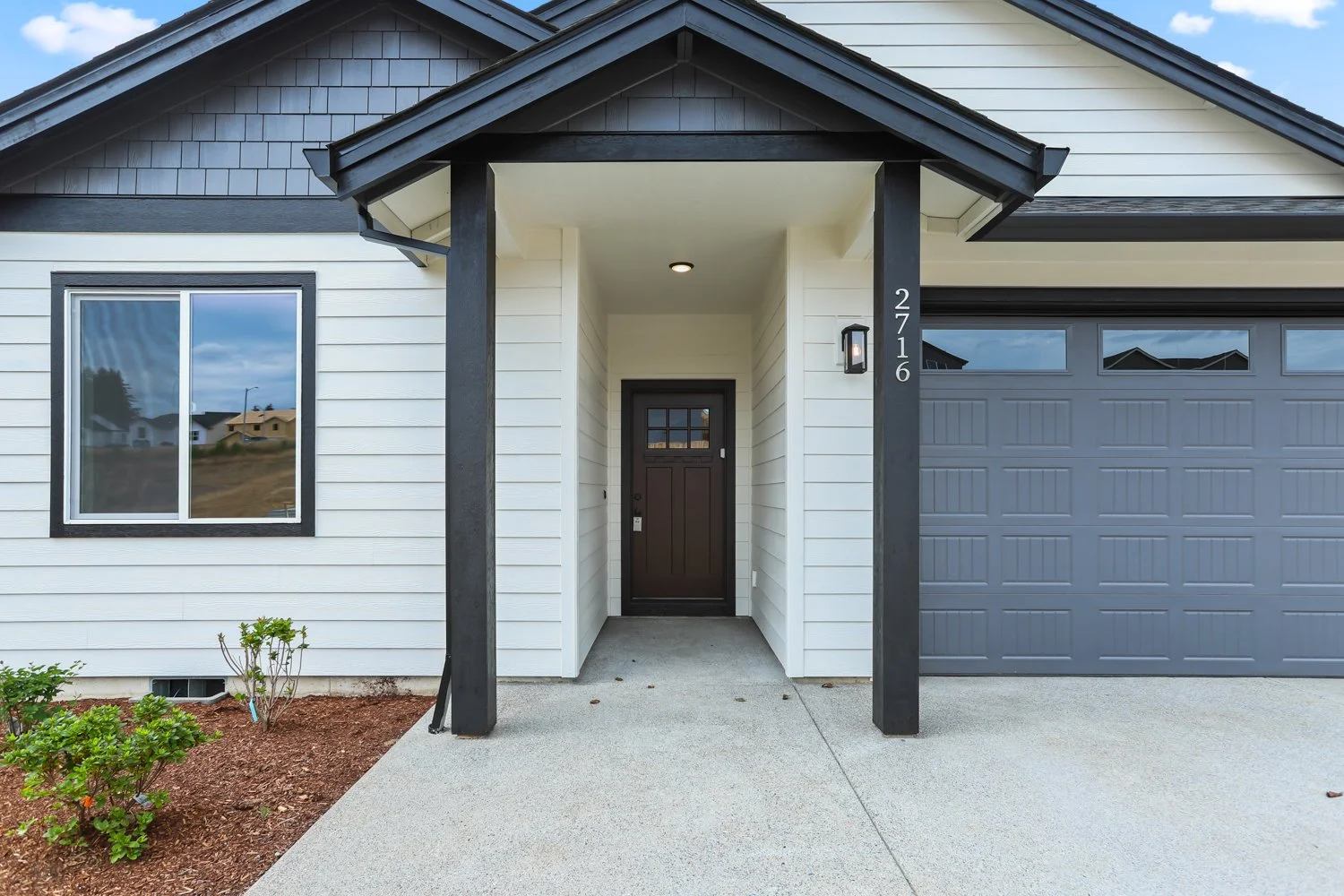 2716 NE Justus Ave - WEB-5.JPG