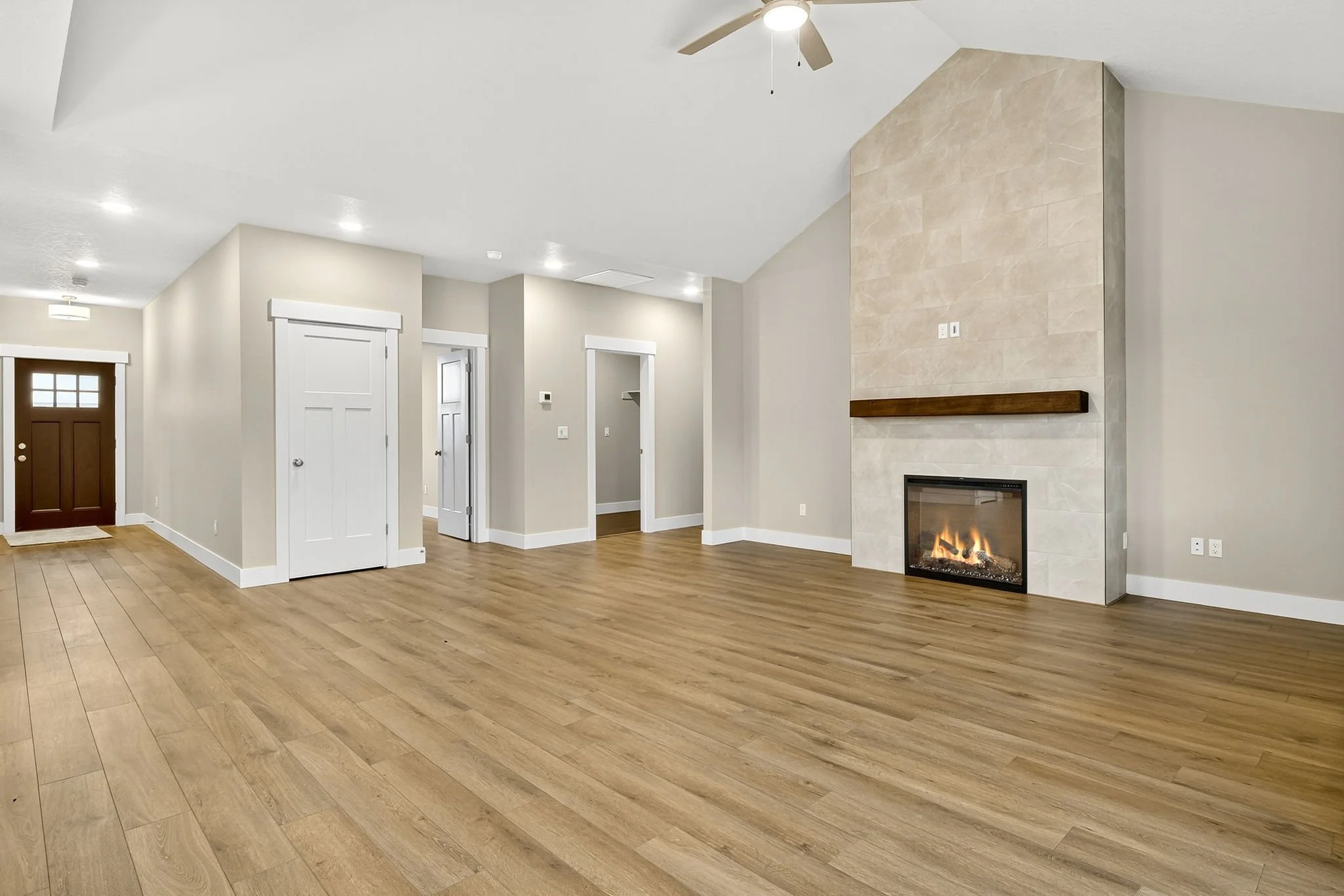 3301 NE Justus Ave-12.jpg