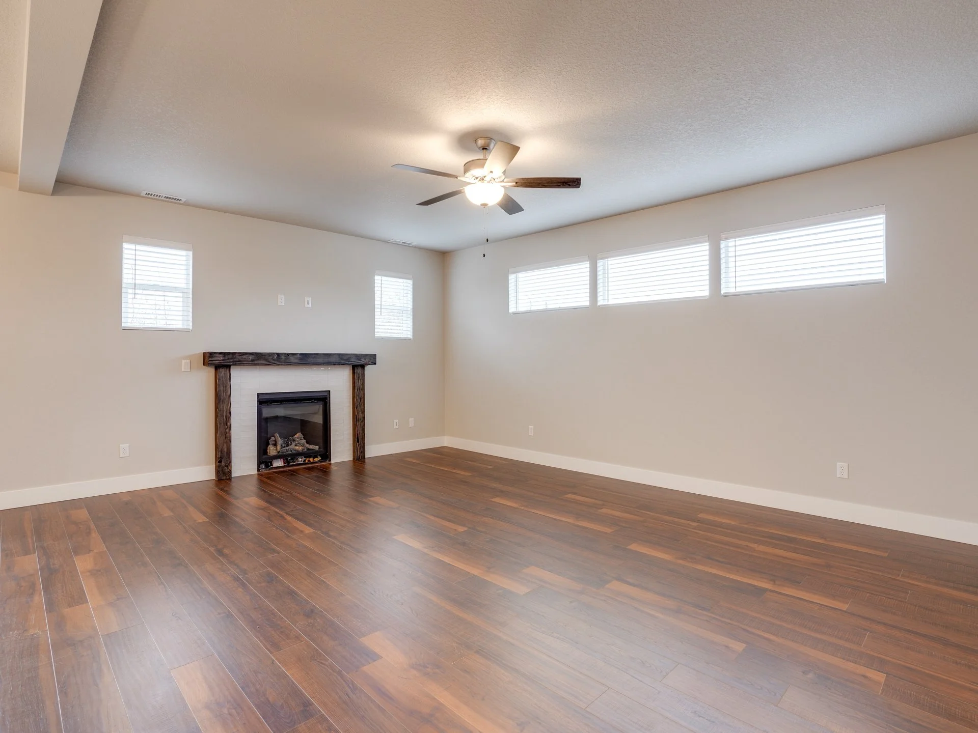 1530 NW 29th Pl - MLS-7.jpg