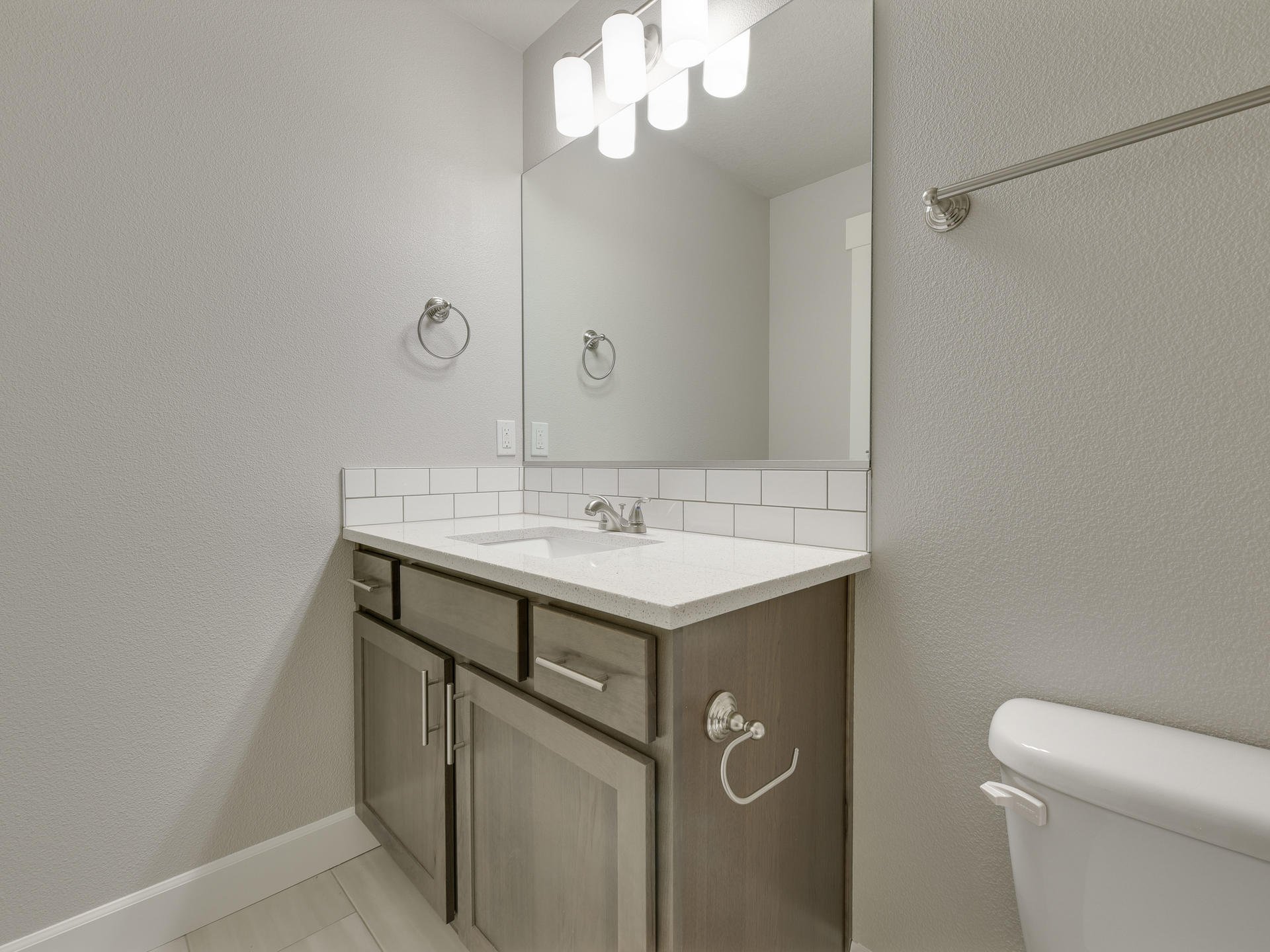 207 SE Regan Hill Loop-049-049-207 NE Regan Hill Loop-MLS_Size.jpg