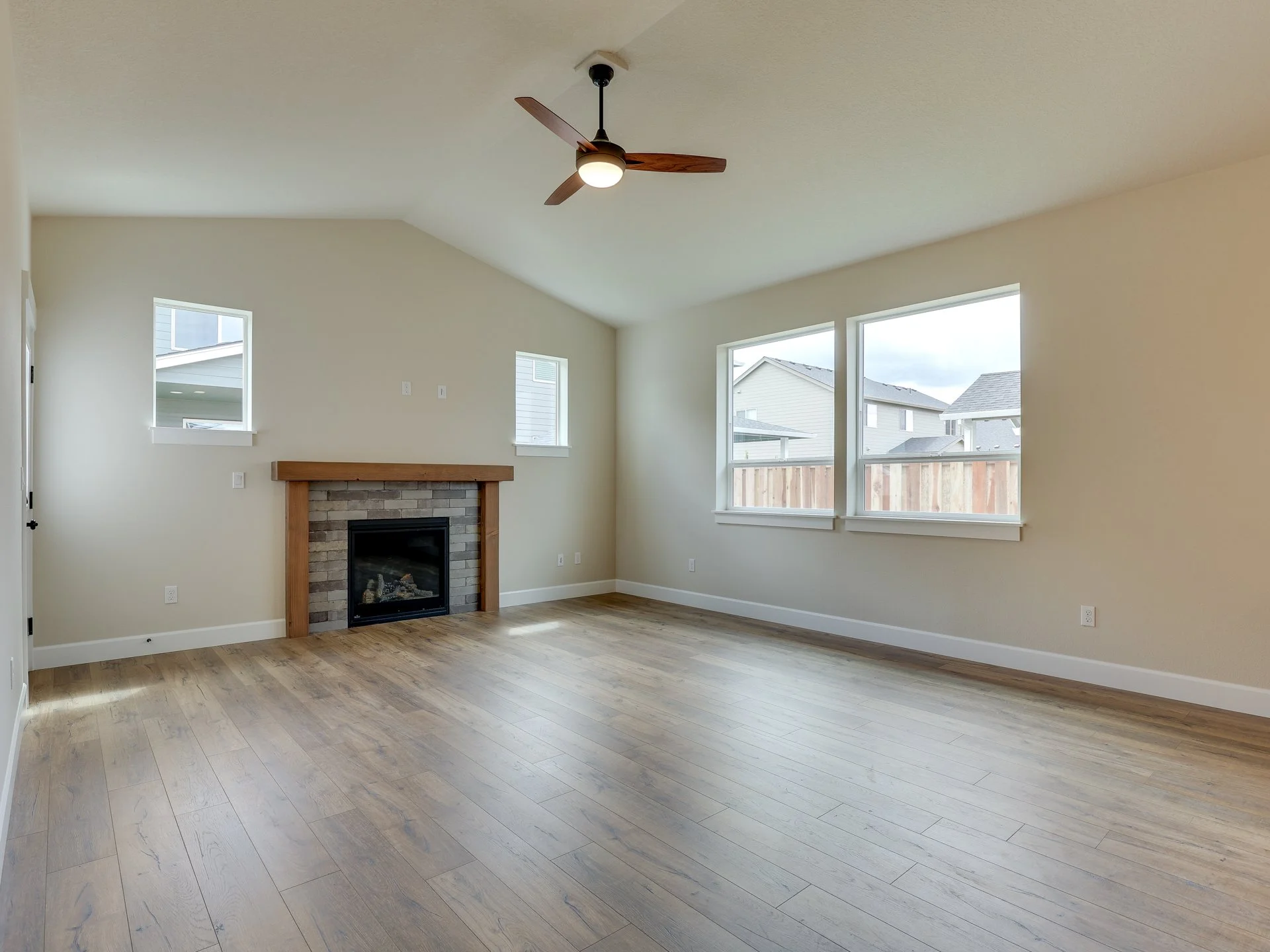 1723 NW 27th Ave - MLS-23.jpg
