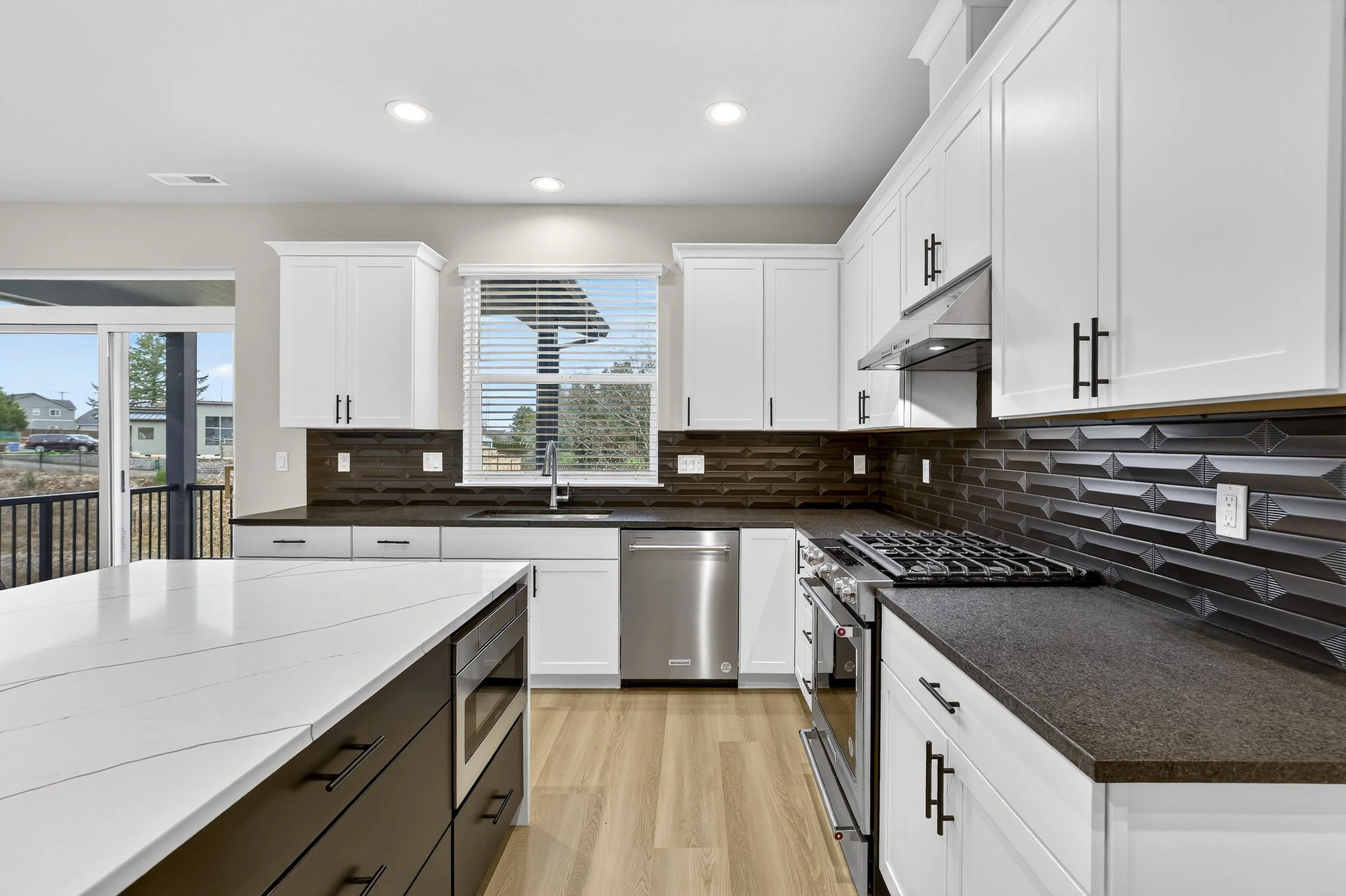 18865 Crooked River St-20.jpg