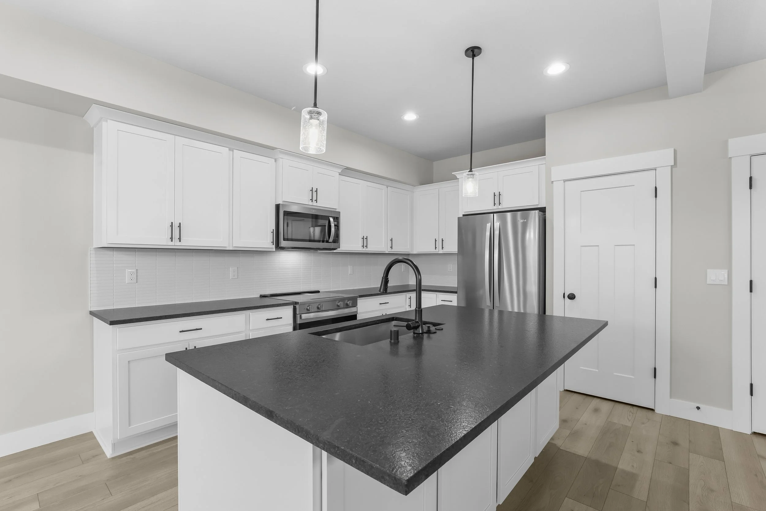 2217 Juniper Circle-20.jpg