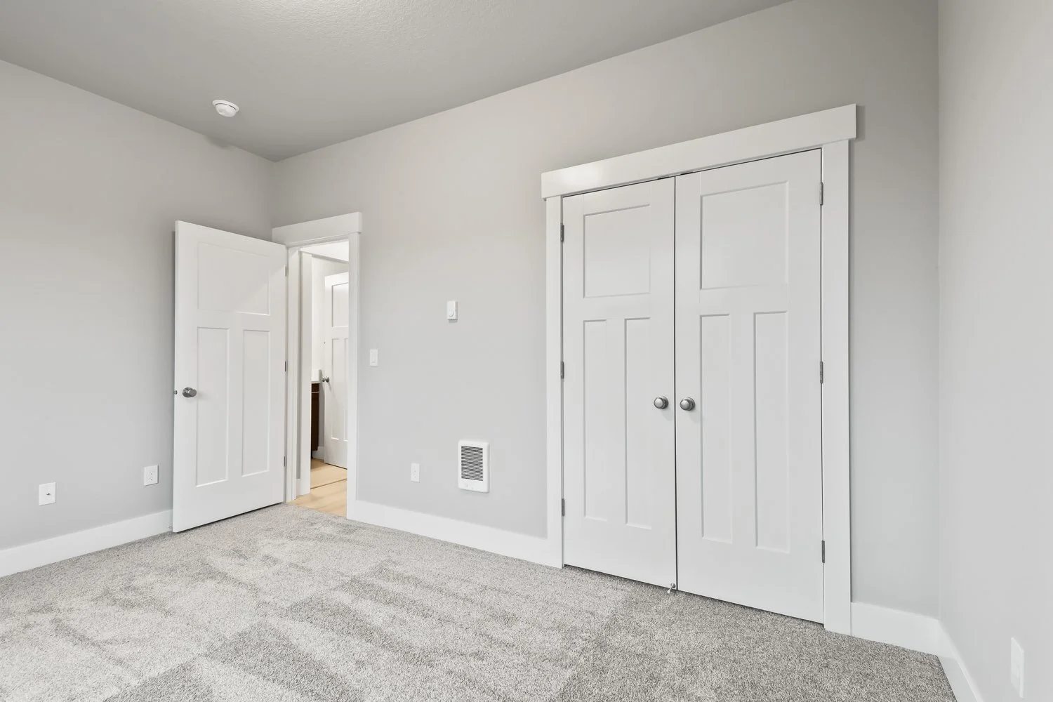 748 NE Pinebreak Dr - WEB-62.JPG