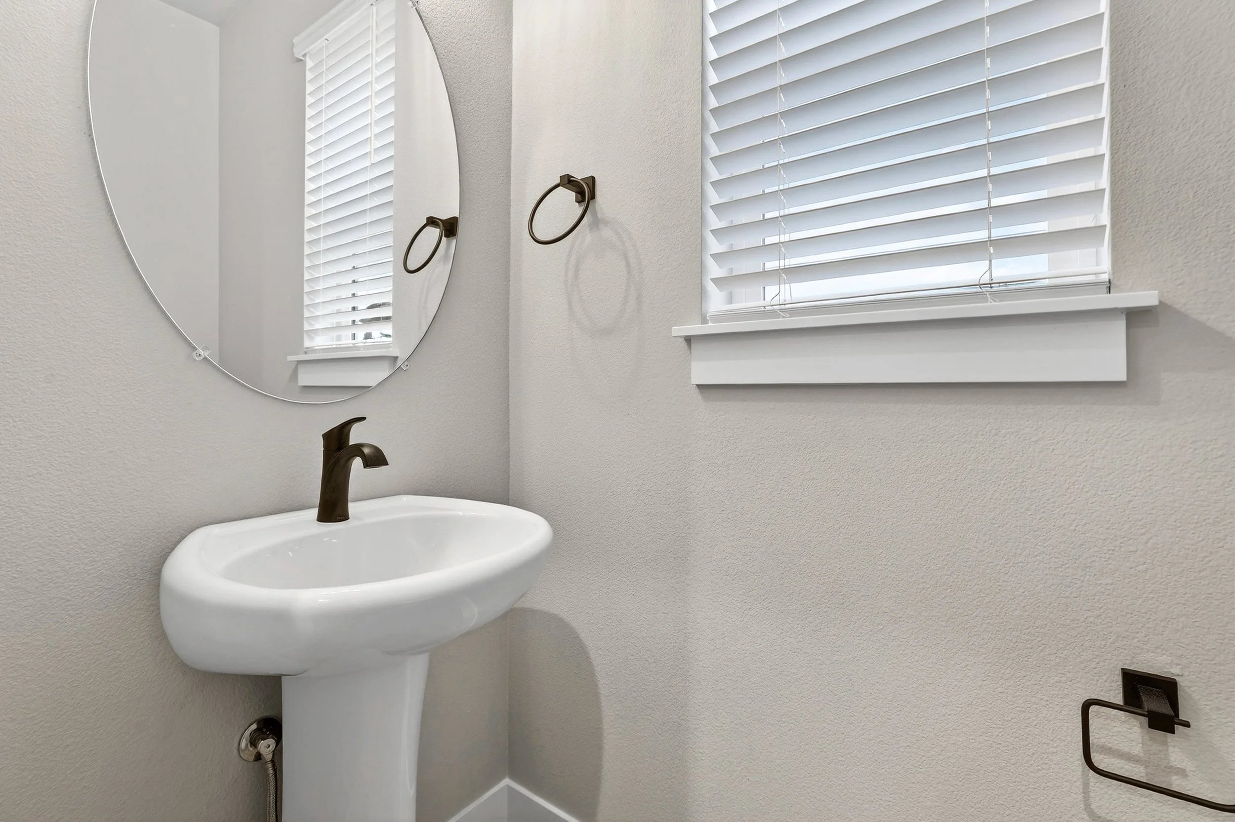 18865 Crooked River St-23.jpg