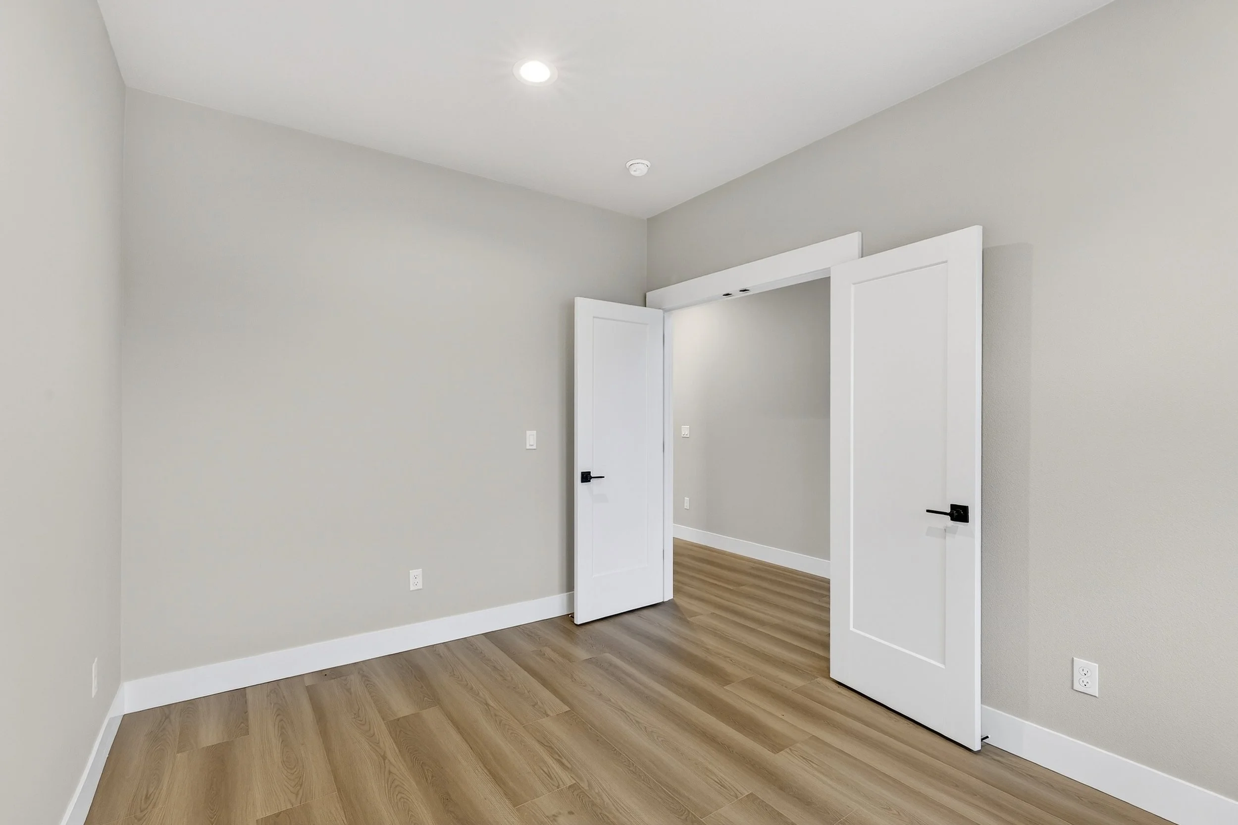 18865 Crooked River St-8.jpg