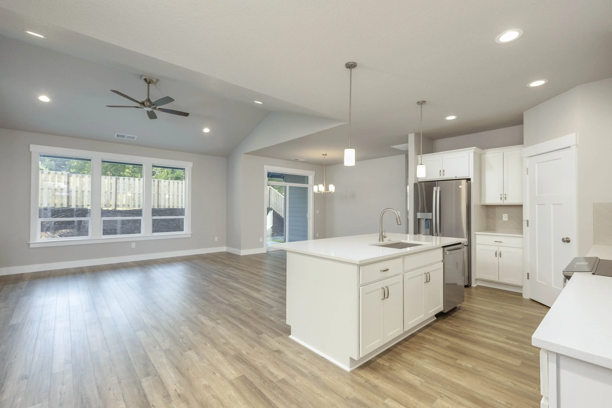 1404 NE Cristine Street, Estacada, Or-5.jpg