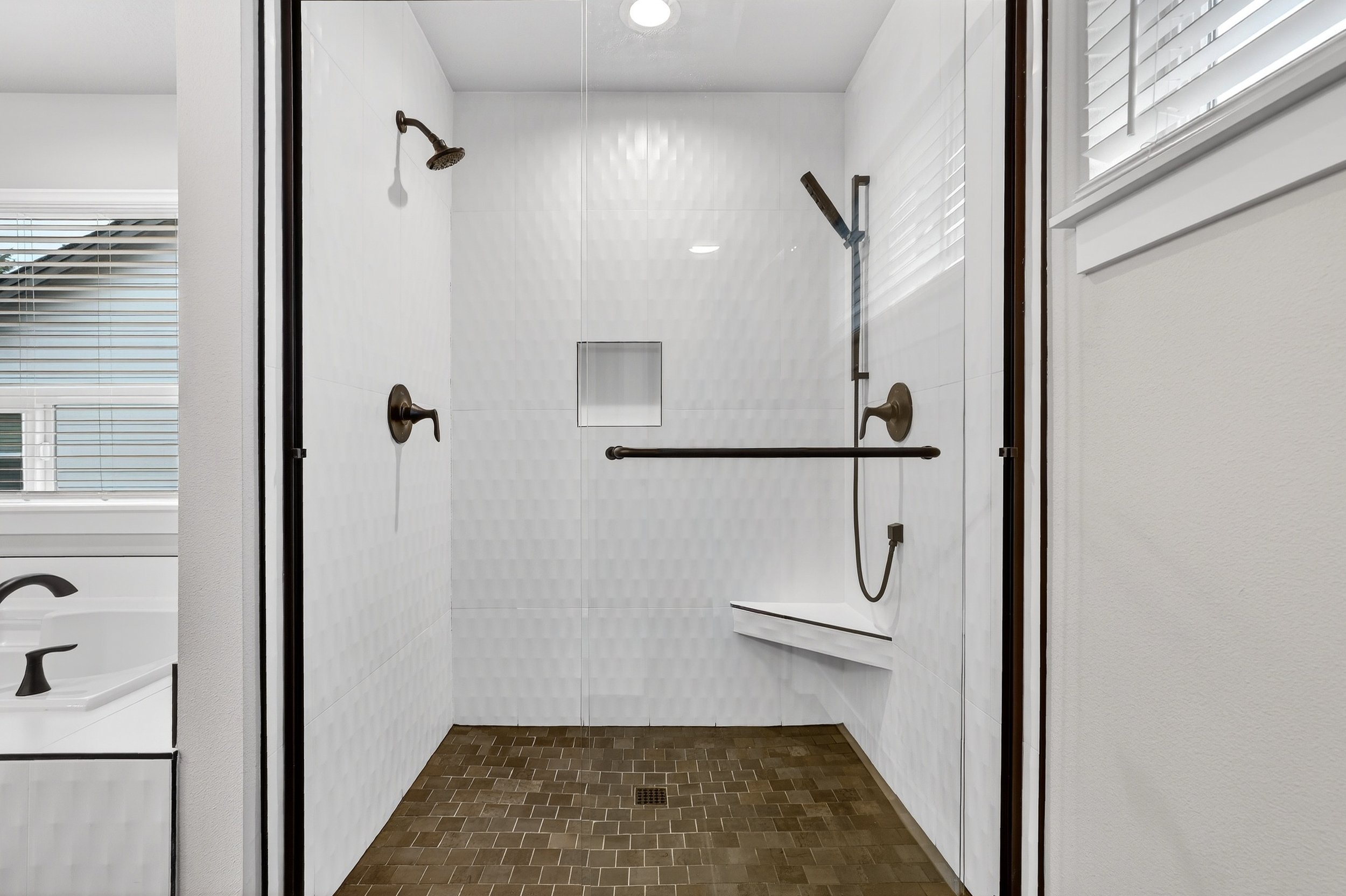 18865 Crooked River St-33.jpg