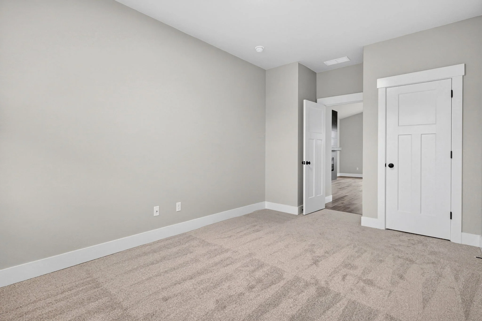 2032 E Otter Lp-30.jpg