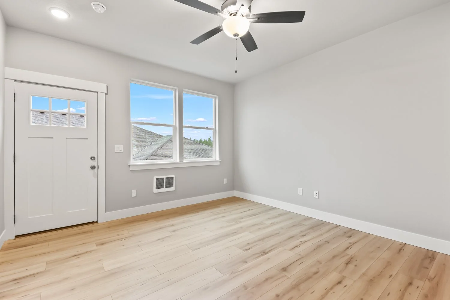 748 NE Pinebreak Dr - WEB-55.JPG