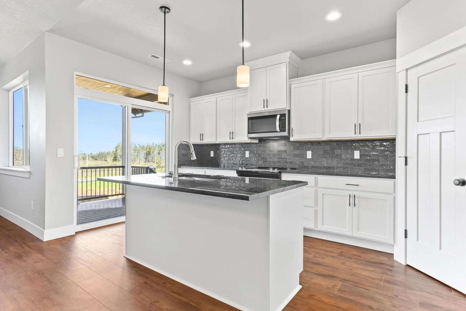 2804 NE Justus Ave - WEB-24.JPG