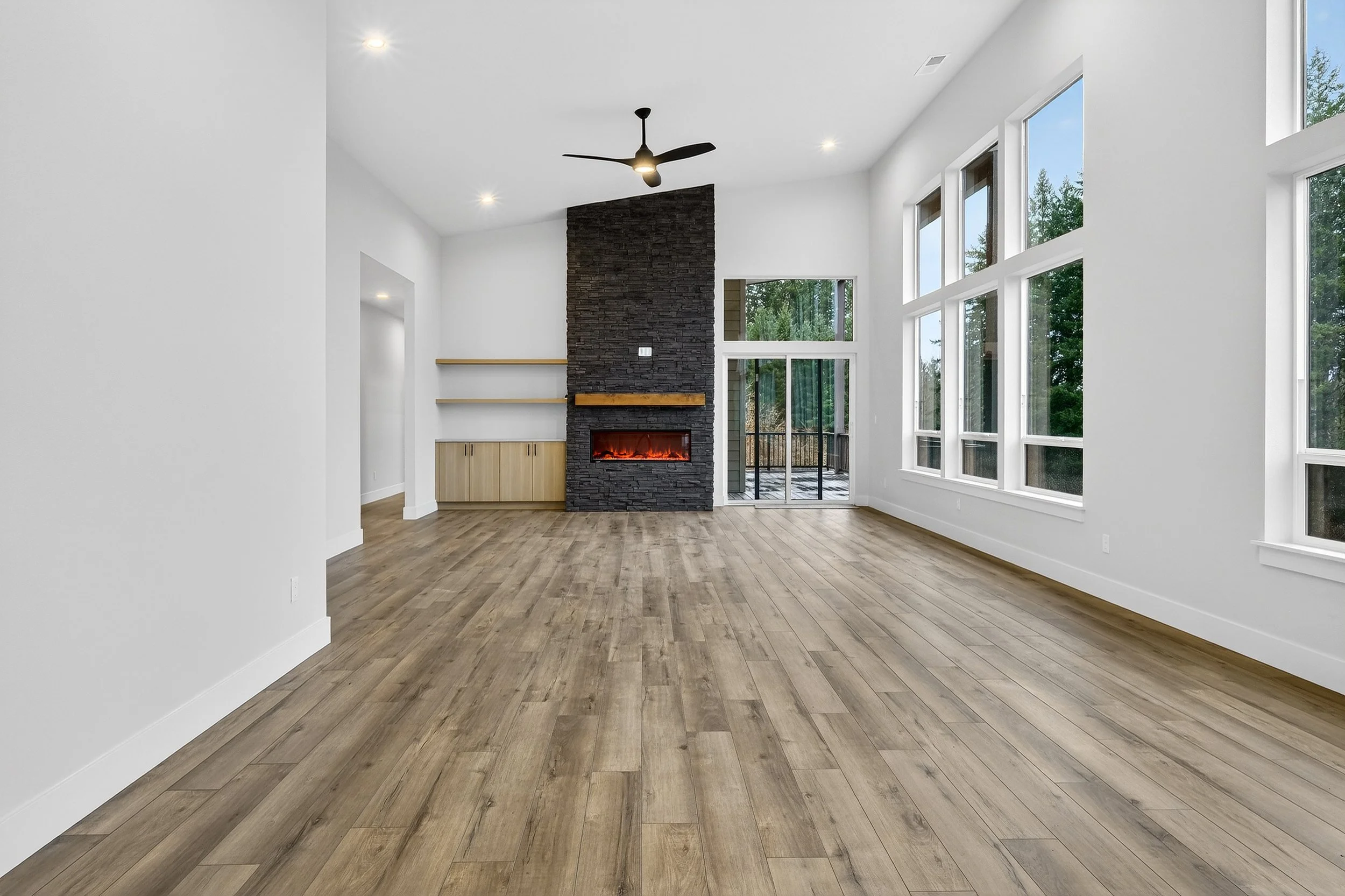 18815 Crooked River St-10.jpg