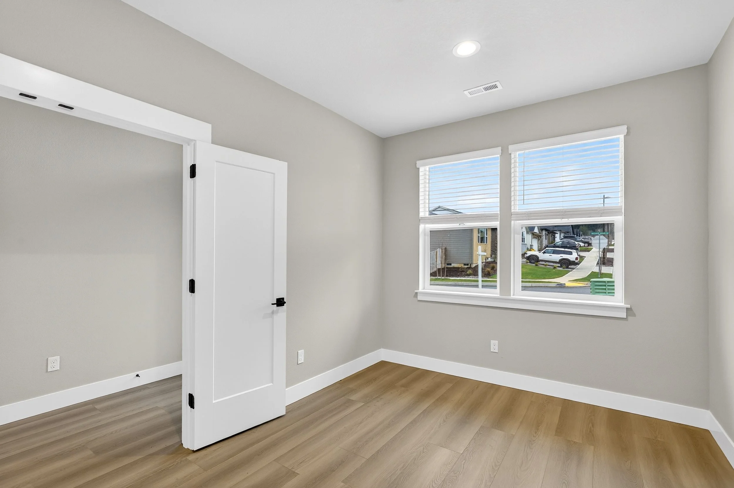 18865 Crooked River St-7.jpg