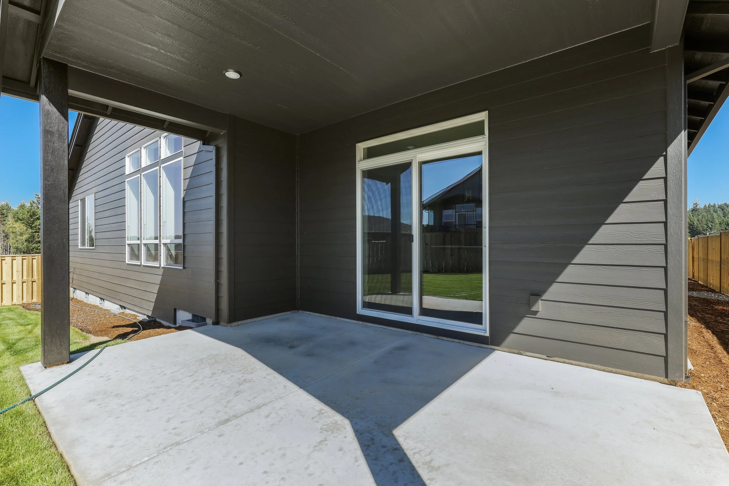 744 NE Trillium Dr-48.jpg