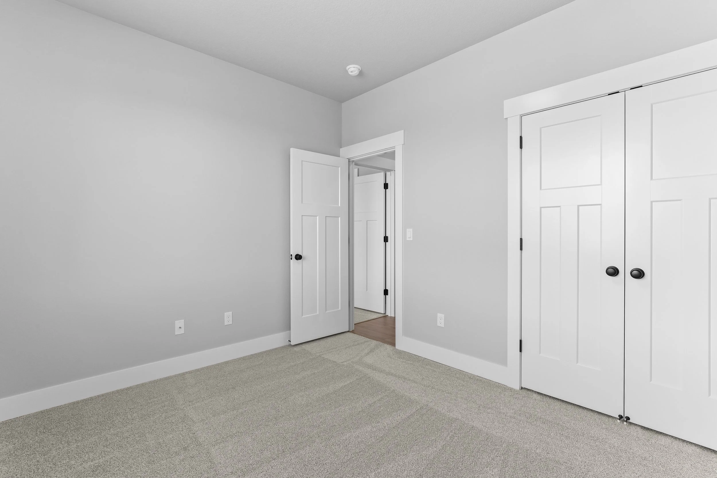 744 NE Trillium Dr-35.jpg