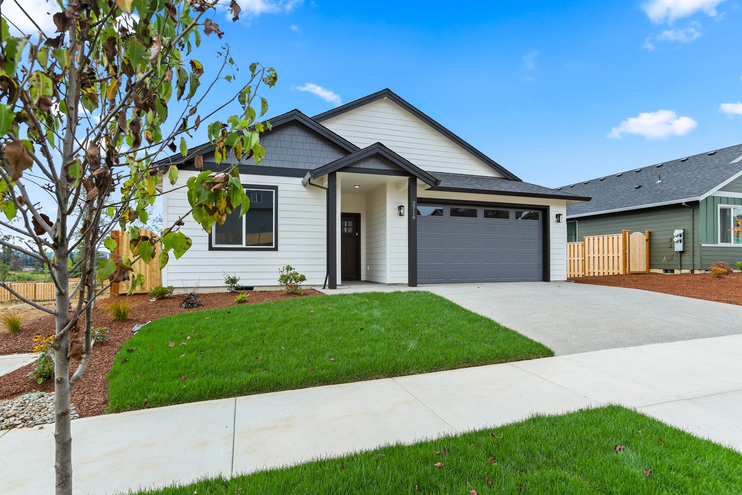 2716 NE Justus Ave - WEB-2.JPG