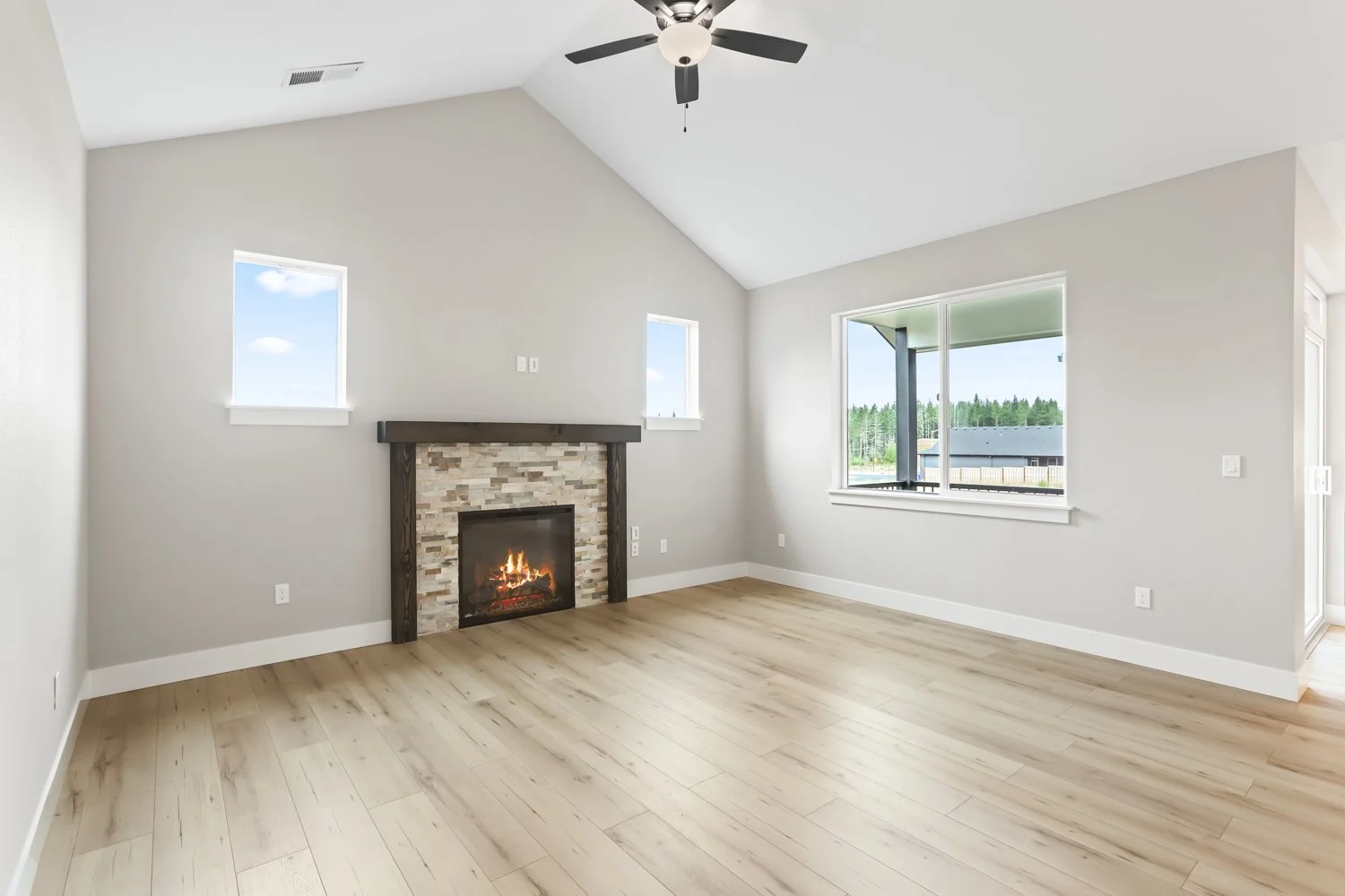 2716 NE Justus Ave - WEB-19.JPG