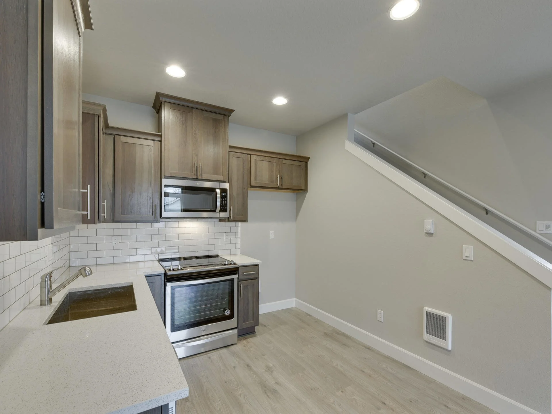 207 SE Regan Hill Loop-043-042-207 NE Regan Hill Loop-MLS_Size.jpg