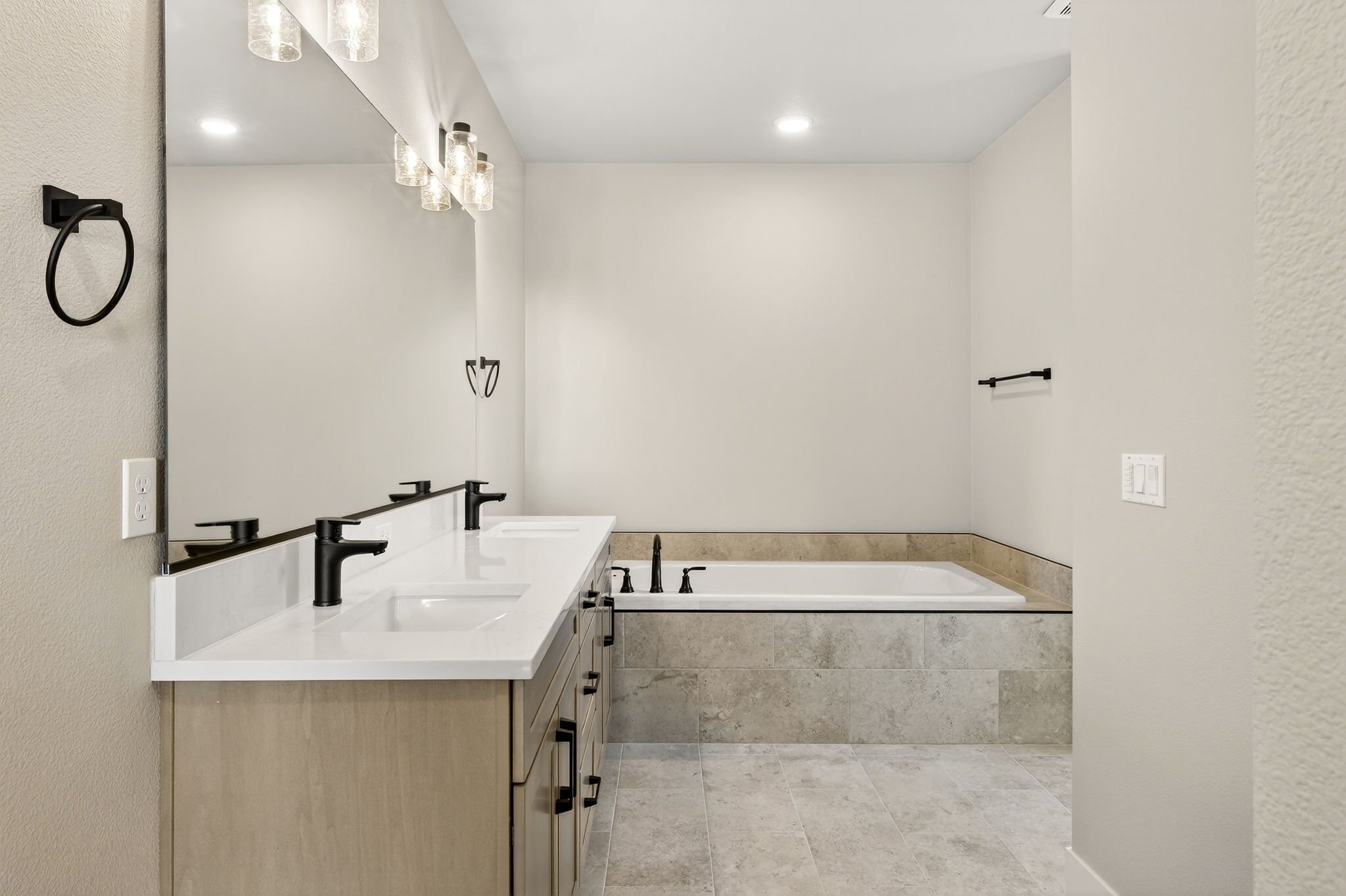 2240 E Otter Lp-27.jpg