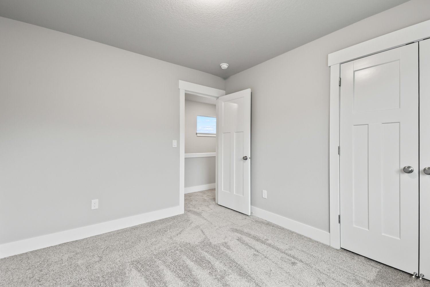 748 NE Pinebreak Dr - WEB-34.JPG