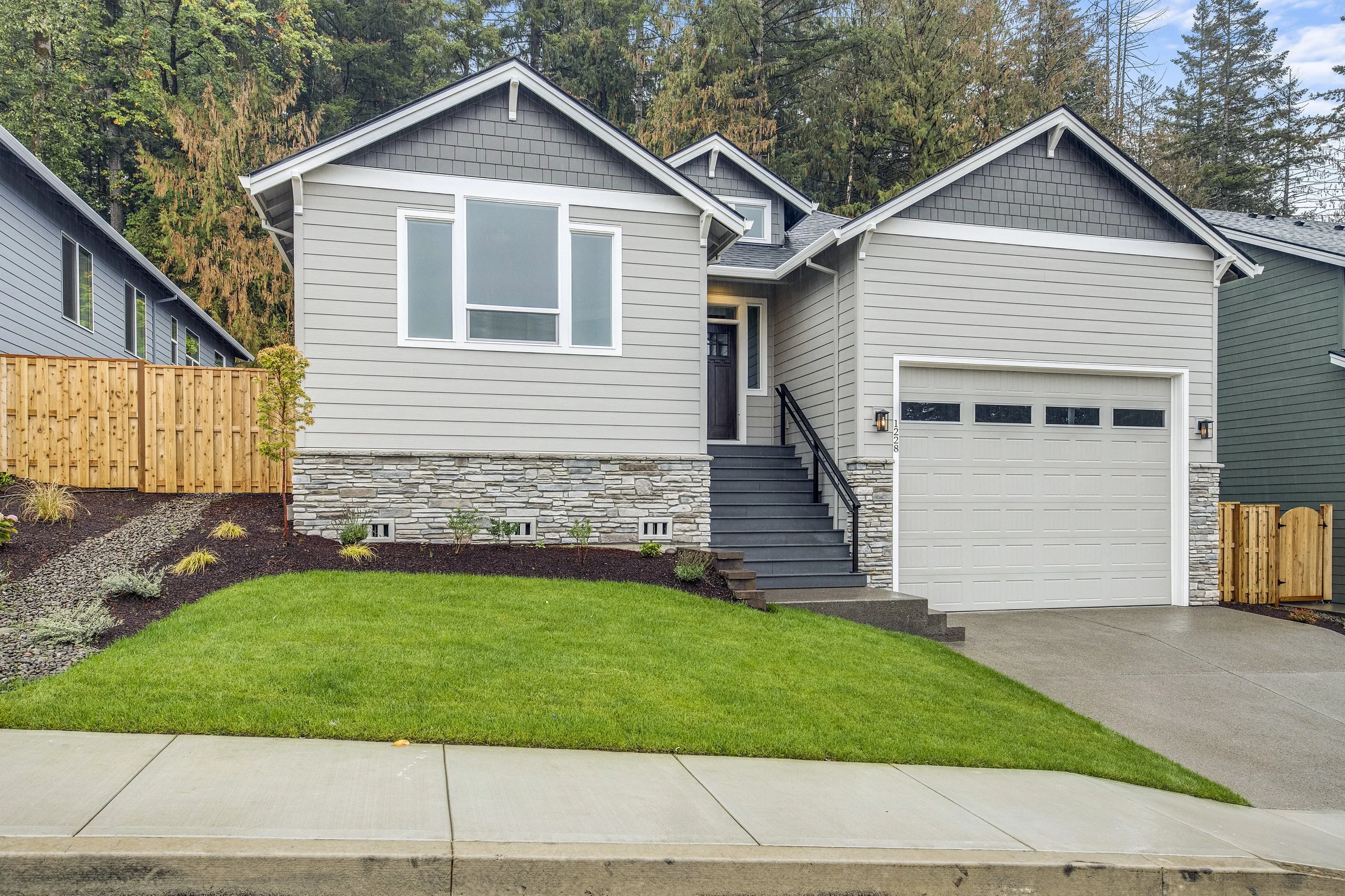 Cascadia Ridge 1212-1228-76.jpg