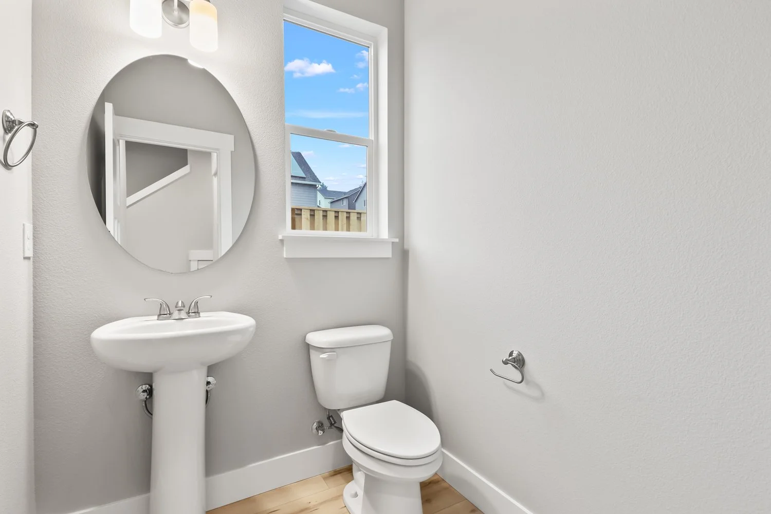 748 NE Pinebreak Dr - WEB-25.JPG