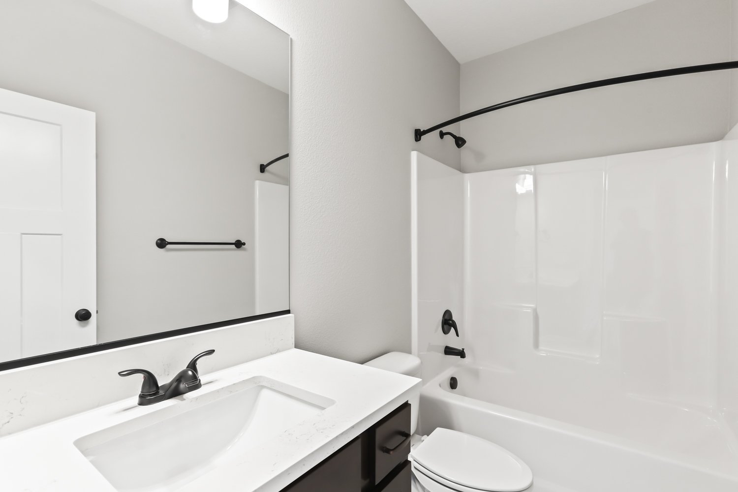 2716 NE Justus Ave - WEB-12.JPG