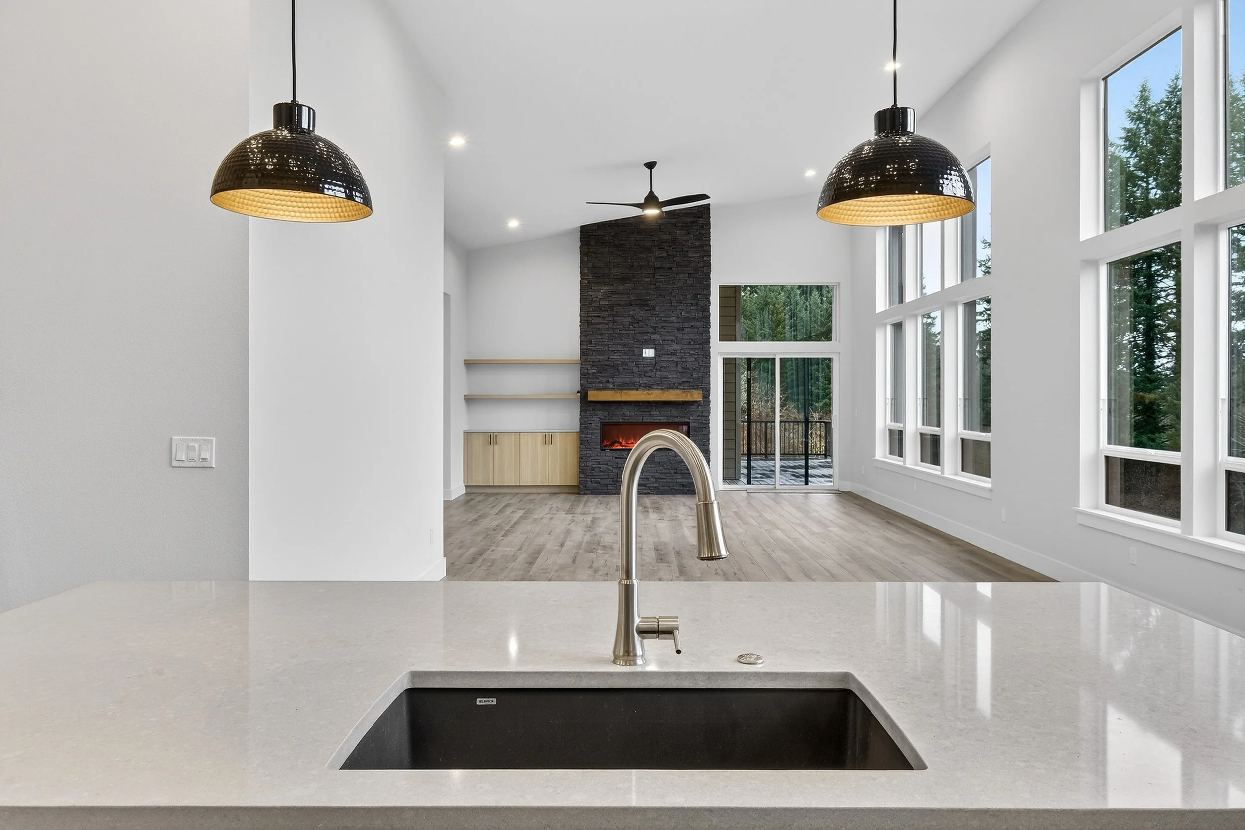 18815 Crooked River St-24.jpg