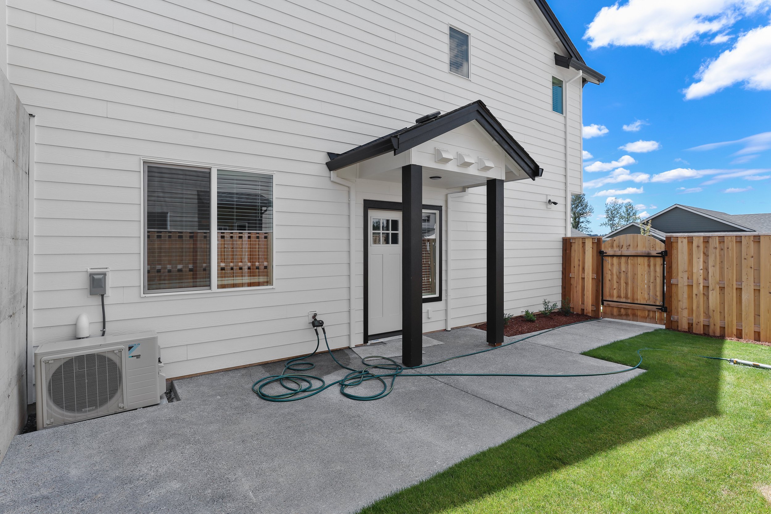 2767 NE Justus Ave-55.jpg