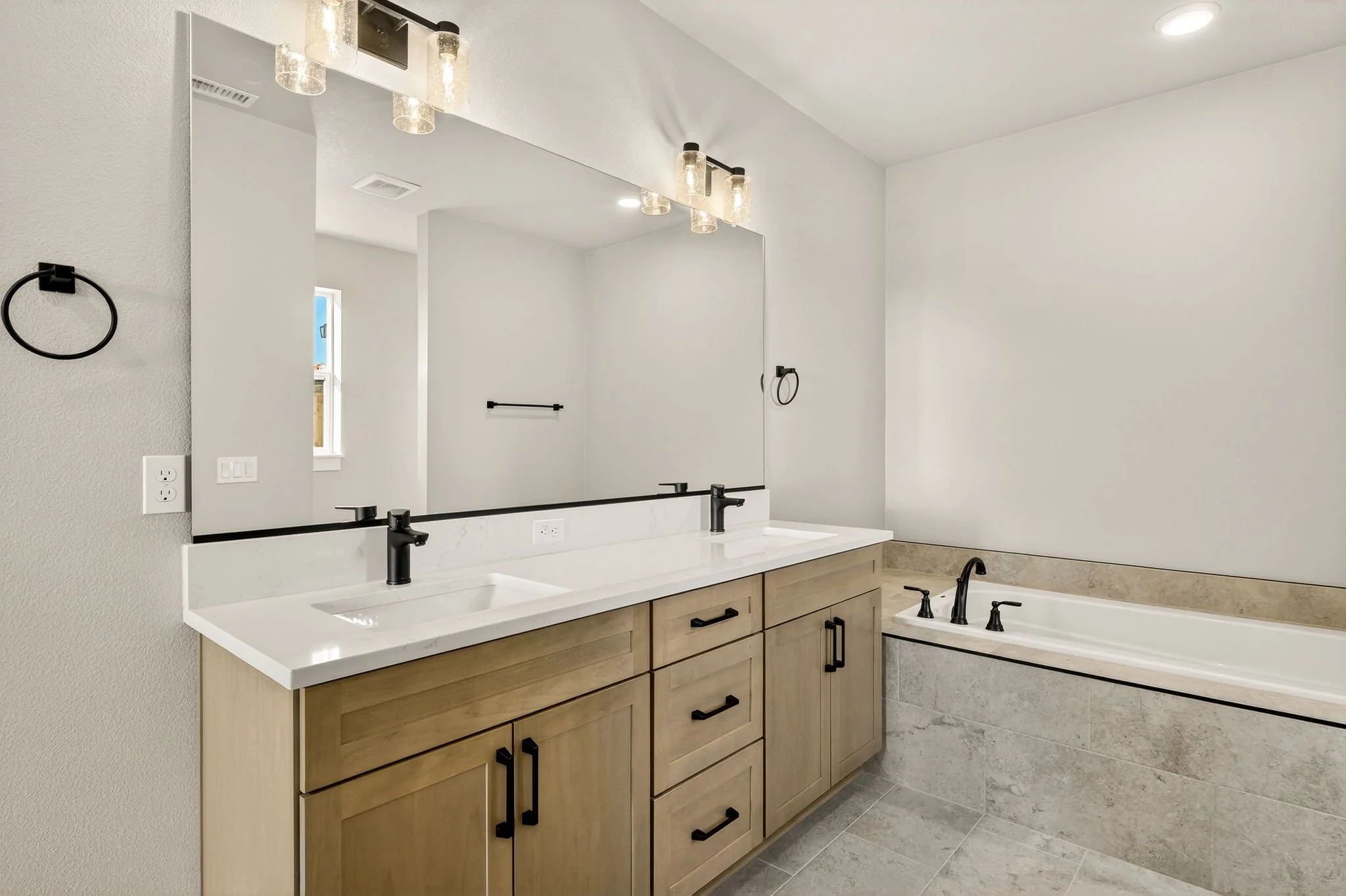 2240 E Otter Lp-28.jpg