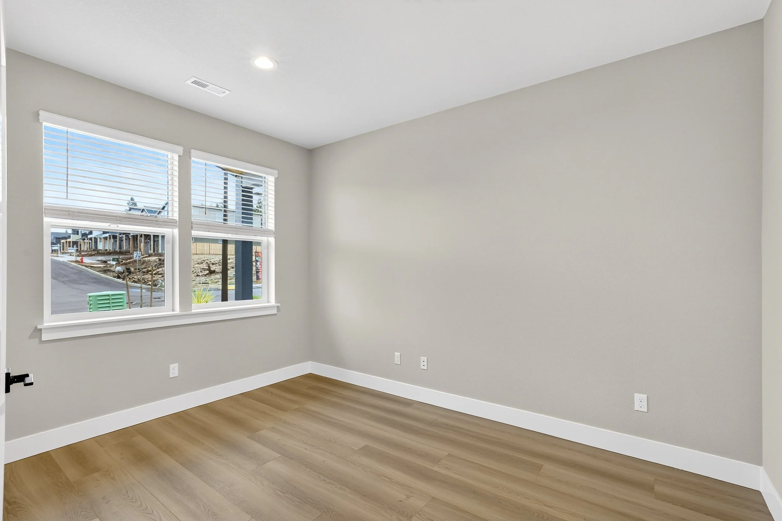 18865 Crooked River St-6.jpg