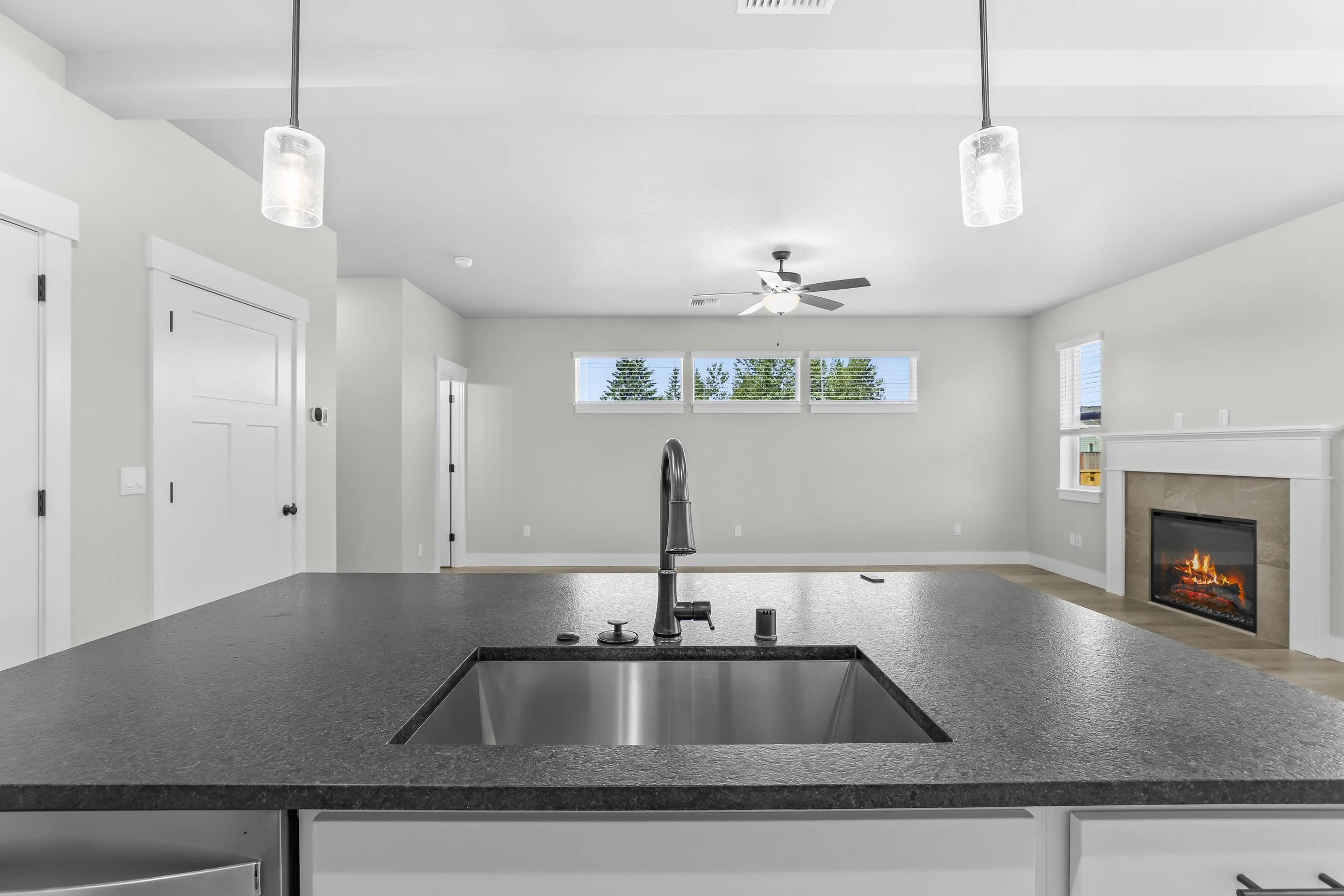 2217 Juniper Circle-23.jpg