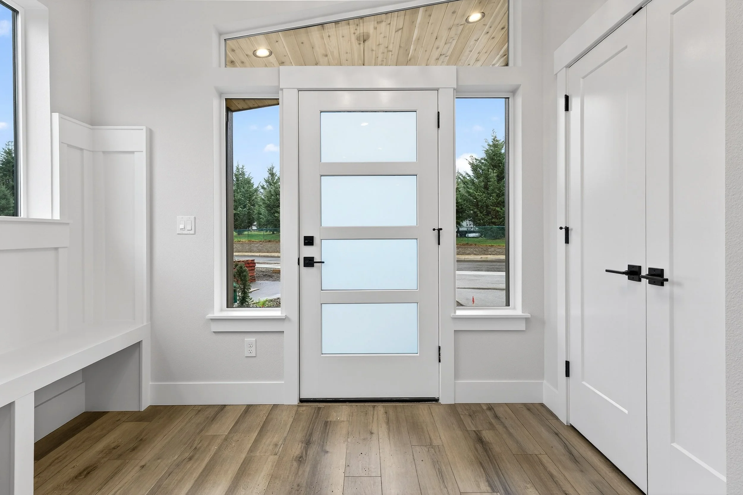 18815 Crooked River St-8.jpg