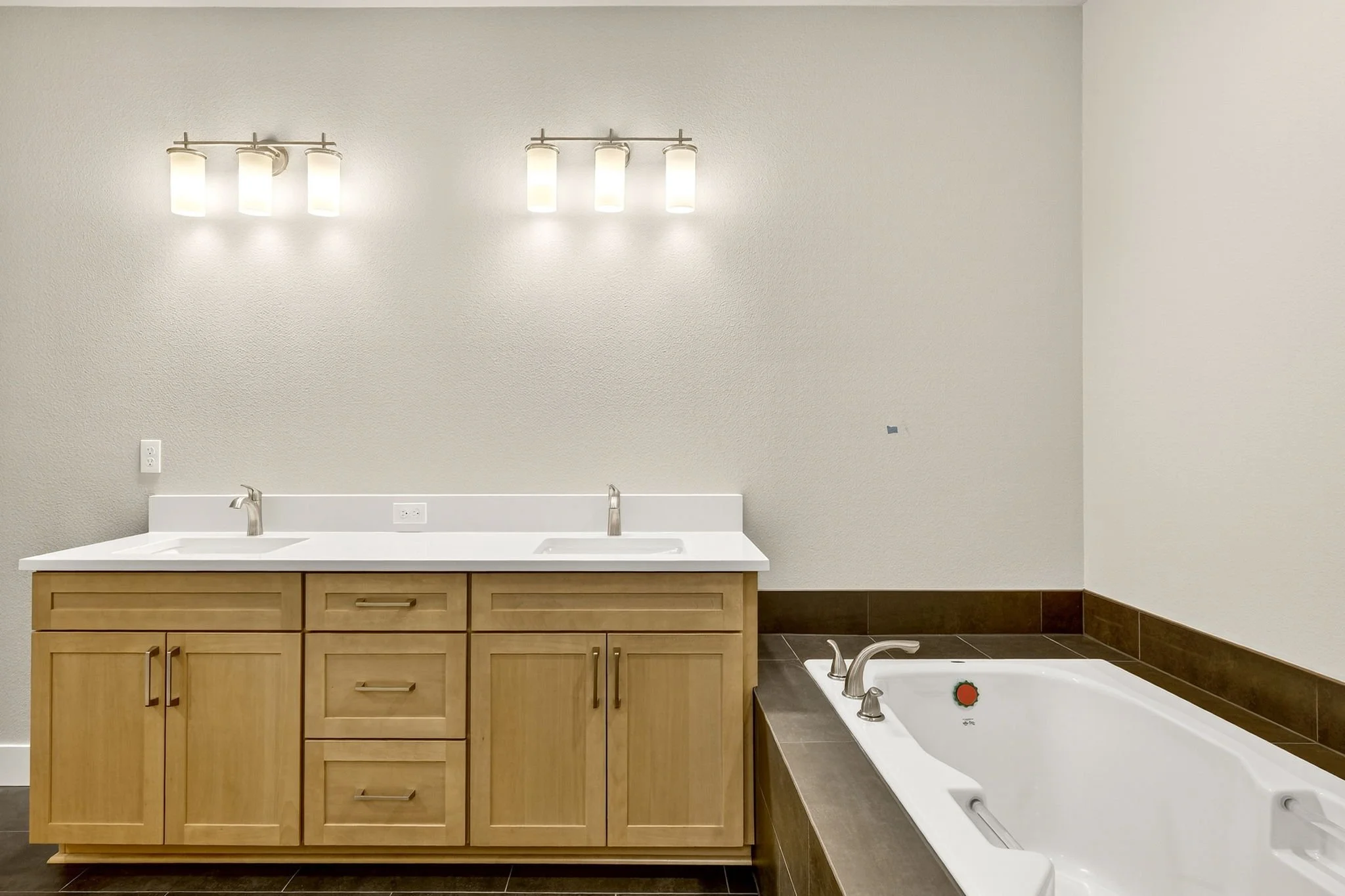 3301 NE Justus Ave-28.jpg