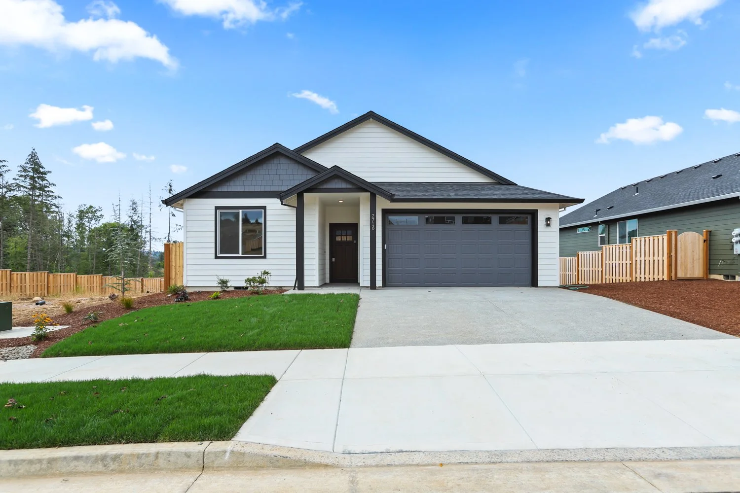 2716 NE Justus Ave - WEB-3.JPG