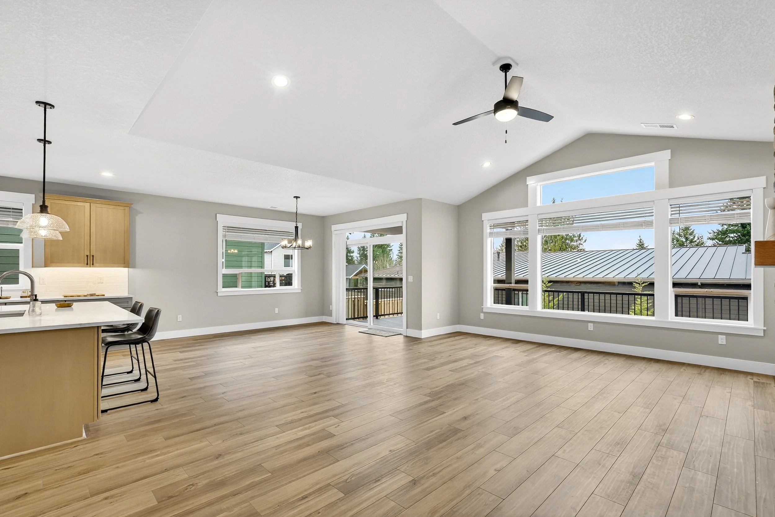 41865 Deschutes Ave-23.jpg