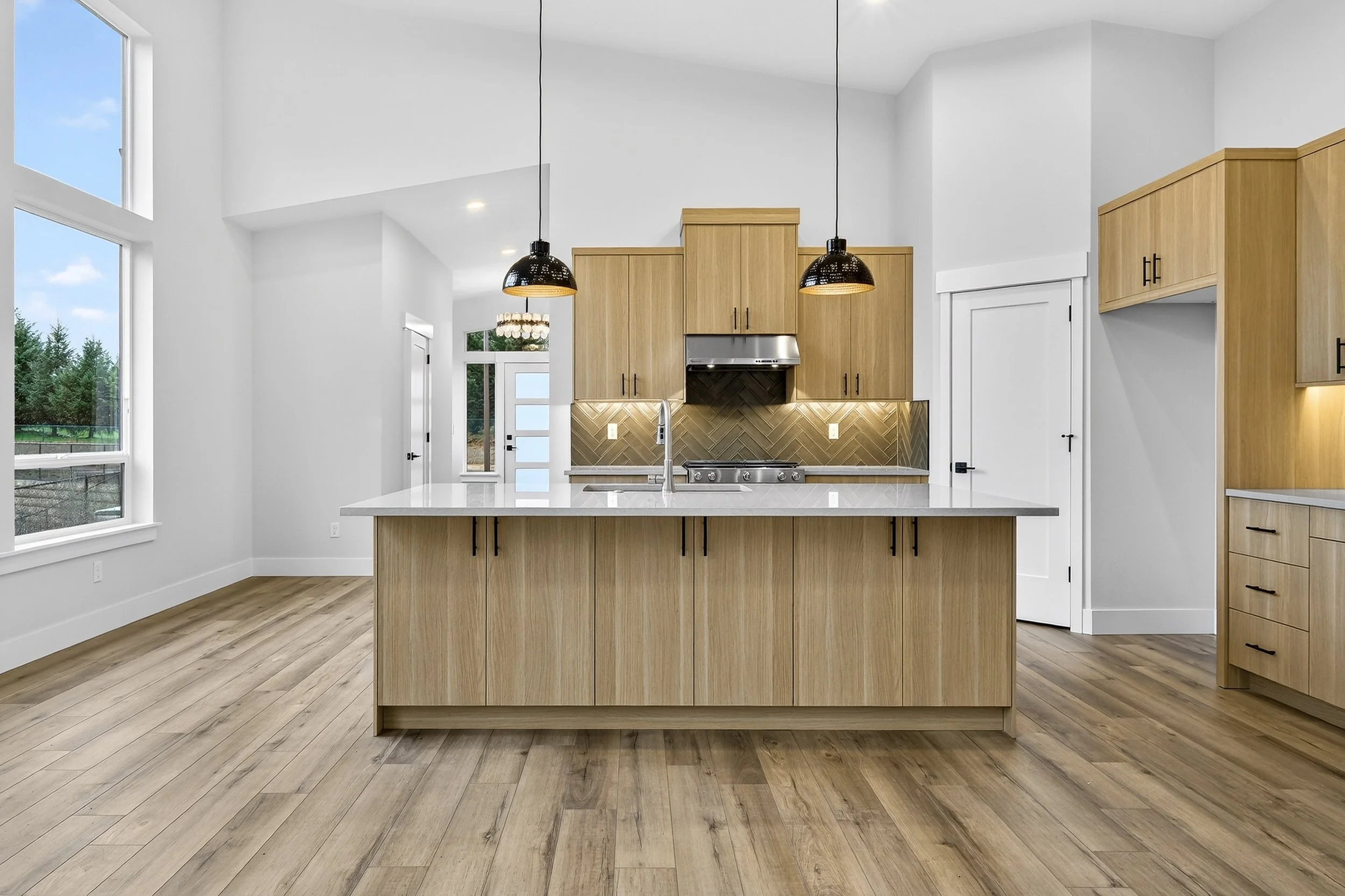 18815 Crooked River St-18.jpg