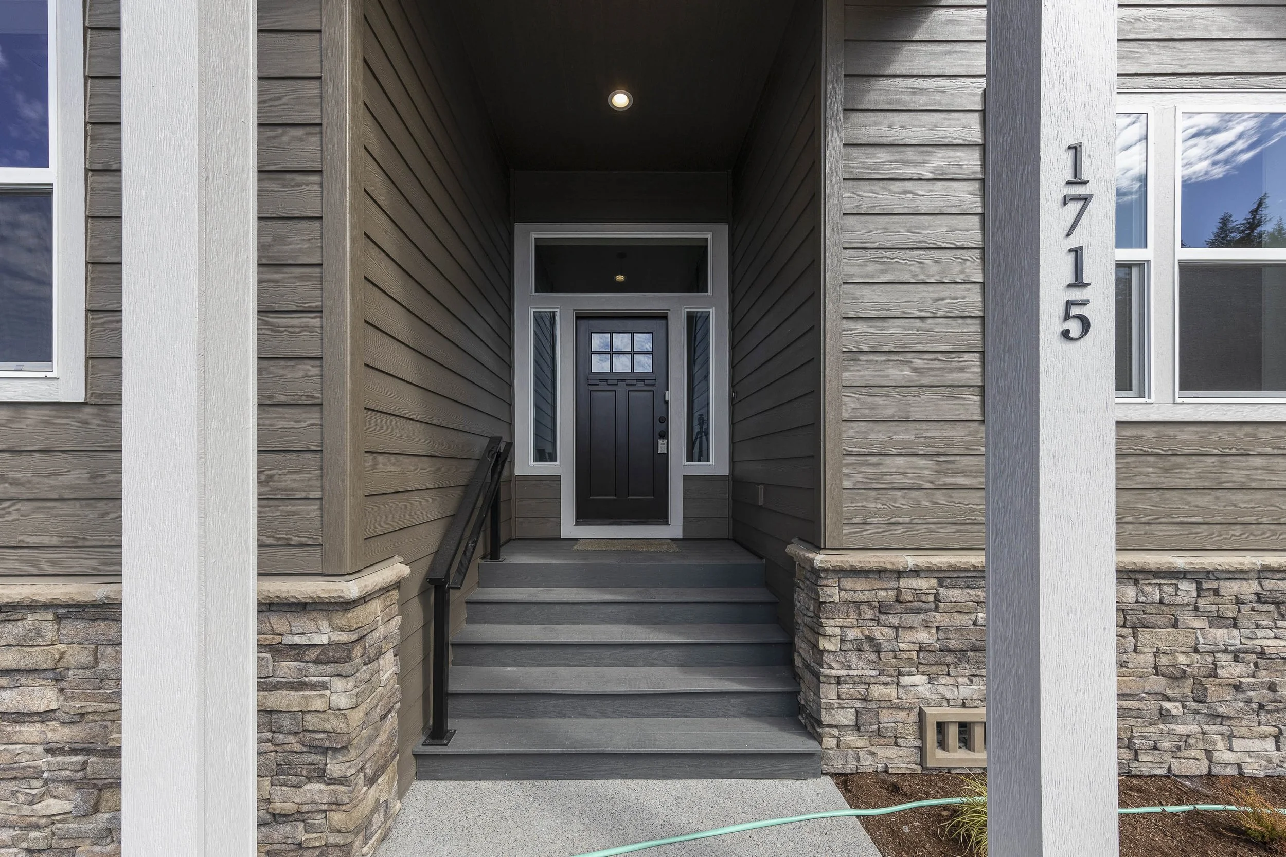 1715 Ne Clayton Drive, Estacada, OR-4.jpg