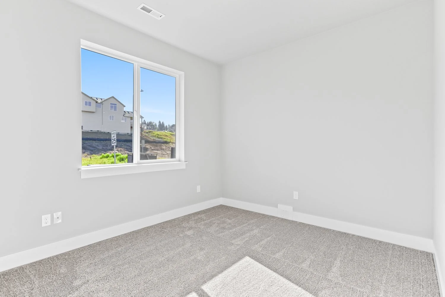 2804 NE Justus Ave - WEB-8.JPG