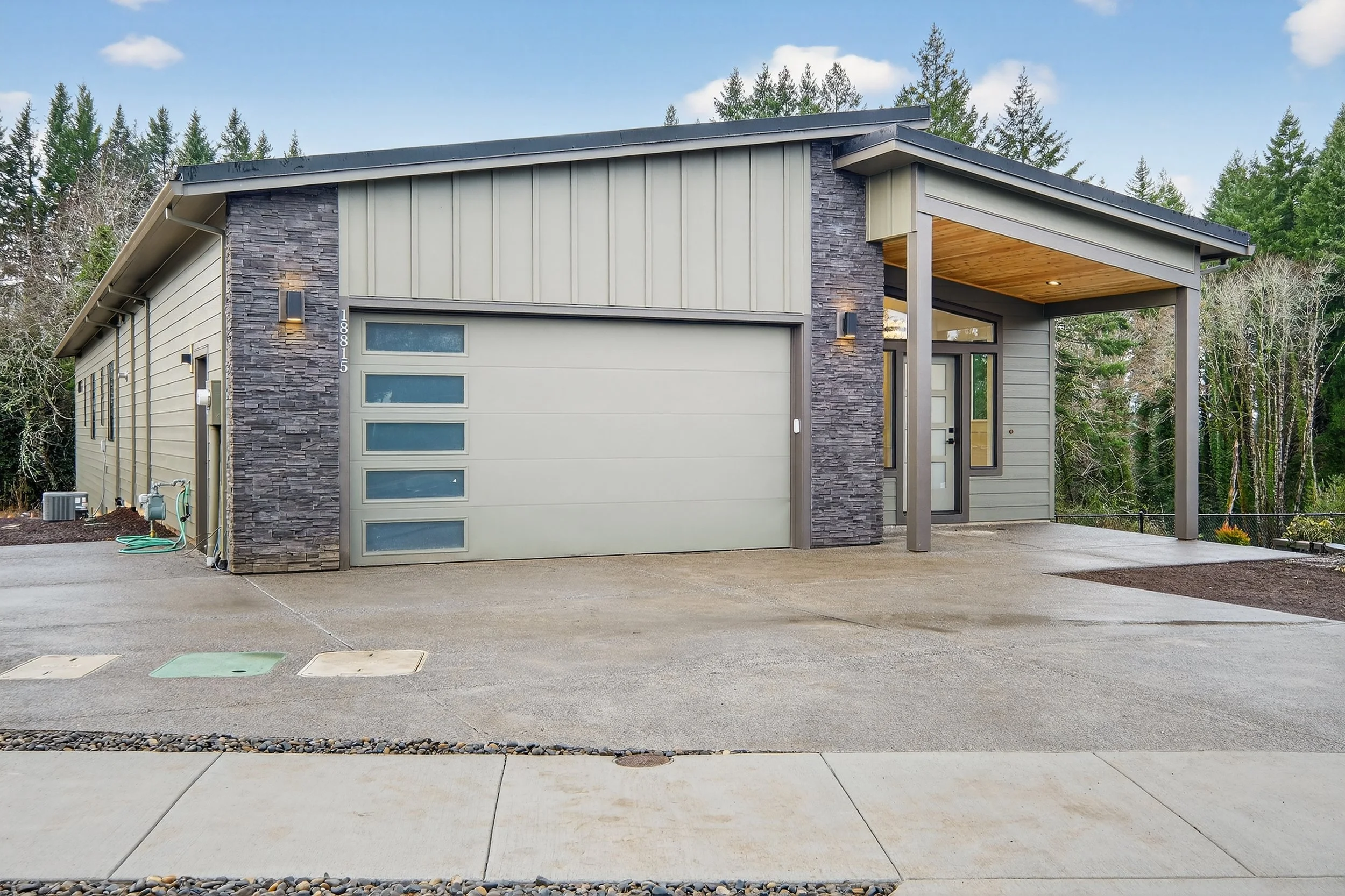 18815 Crooked River St-1.jpg