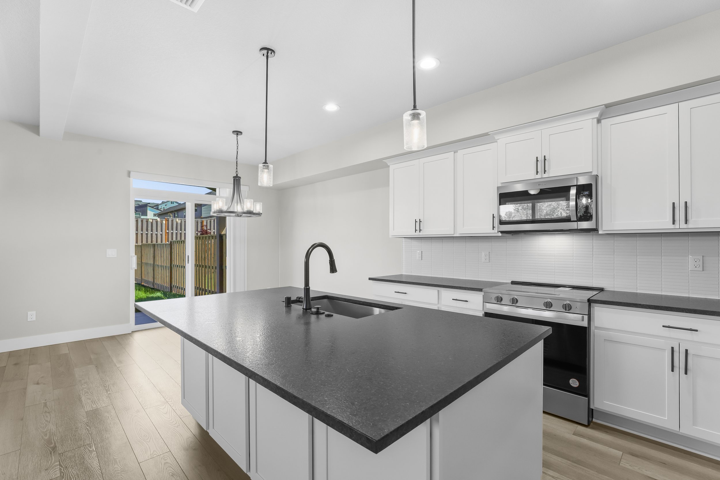 2217 Juniper Circle-21.jpg