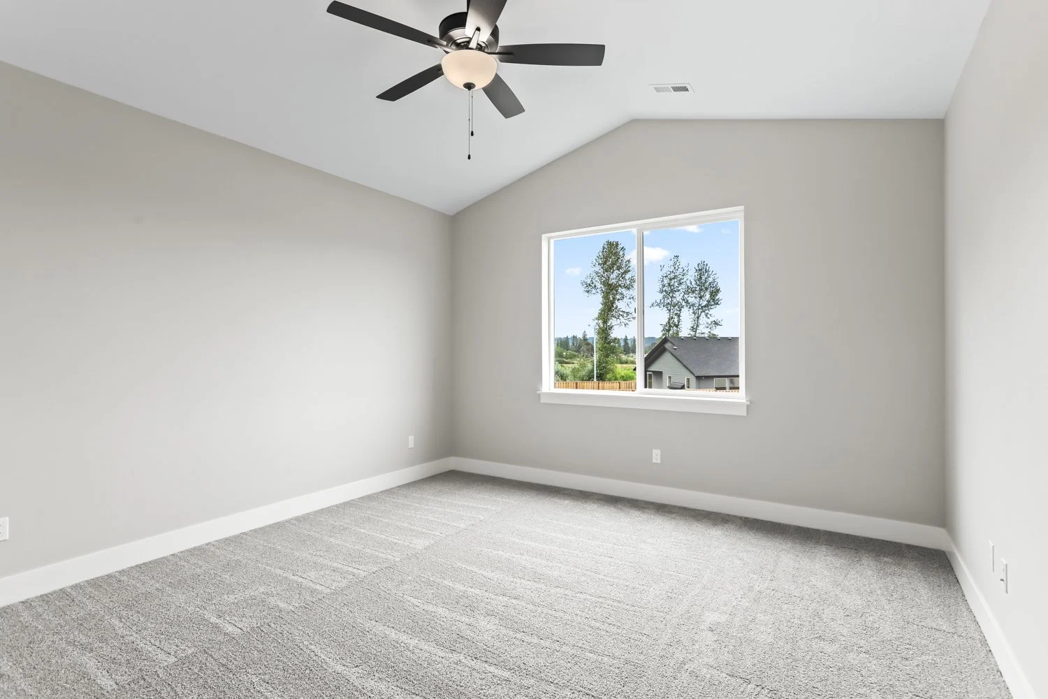 2716 NE Justus Ave - WEB-30.JPG