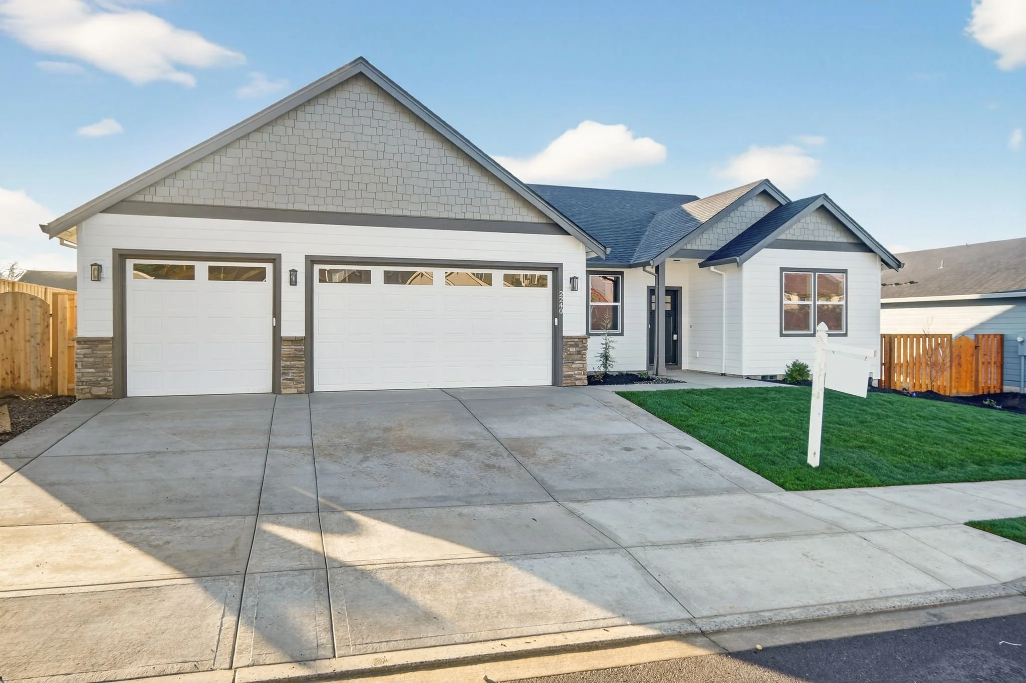 2240 E Otter Lp-3.jpg