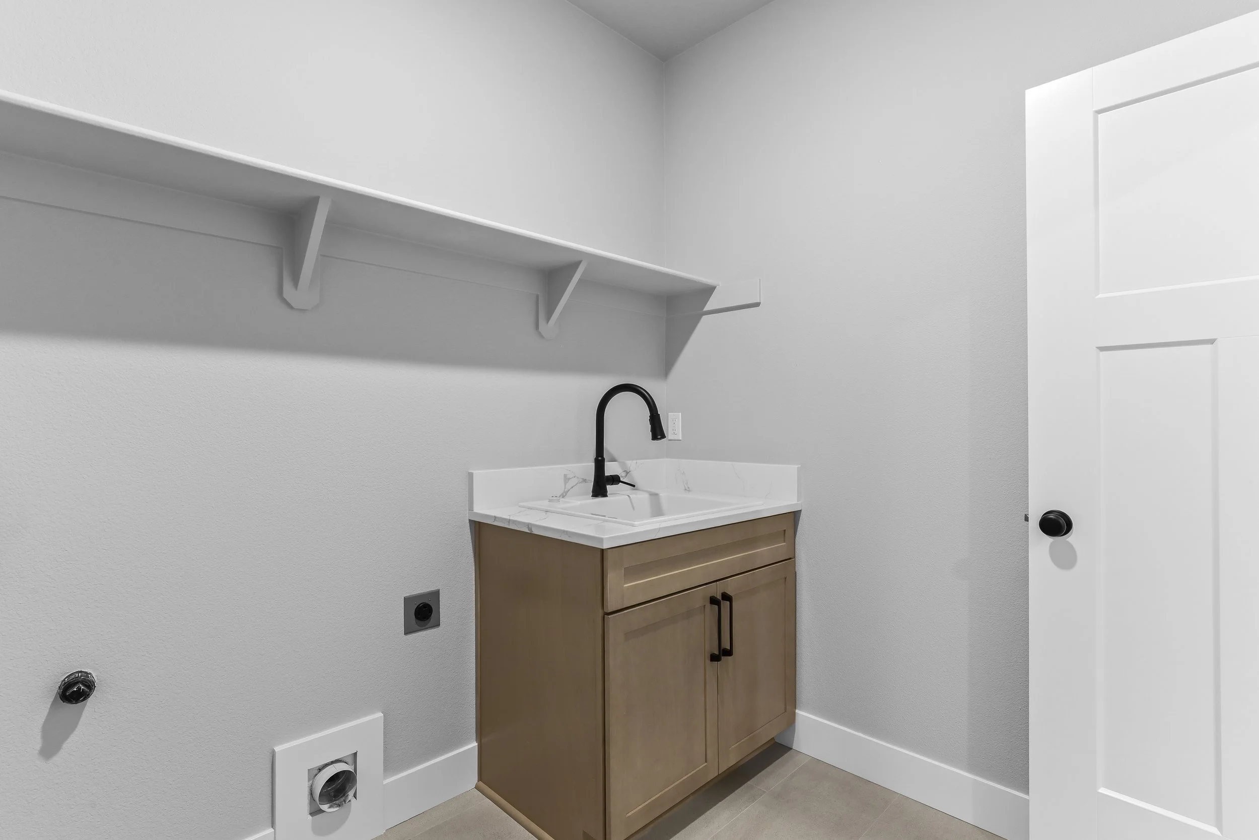 744 NE Trillium Dr-37.jpg