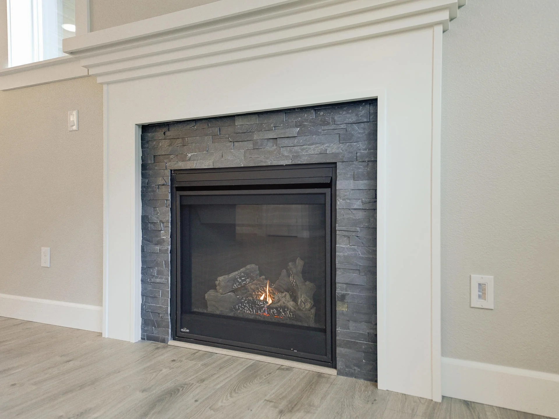 207 SE Regan Hill Loop-007-008-207 NE Regan Hill Loop-MLS_Size.jpg